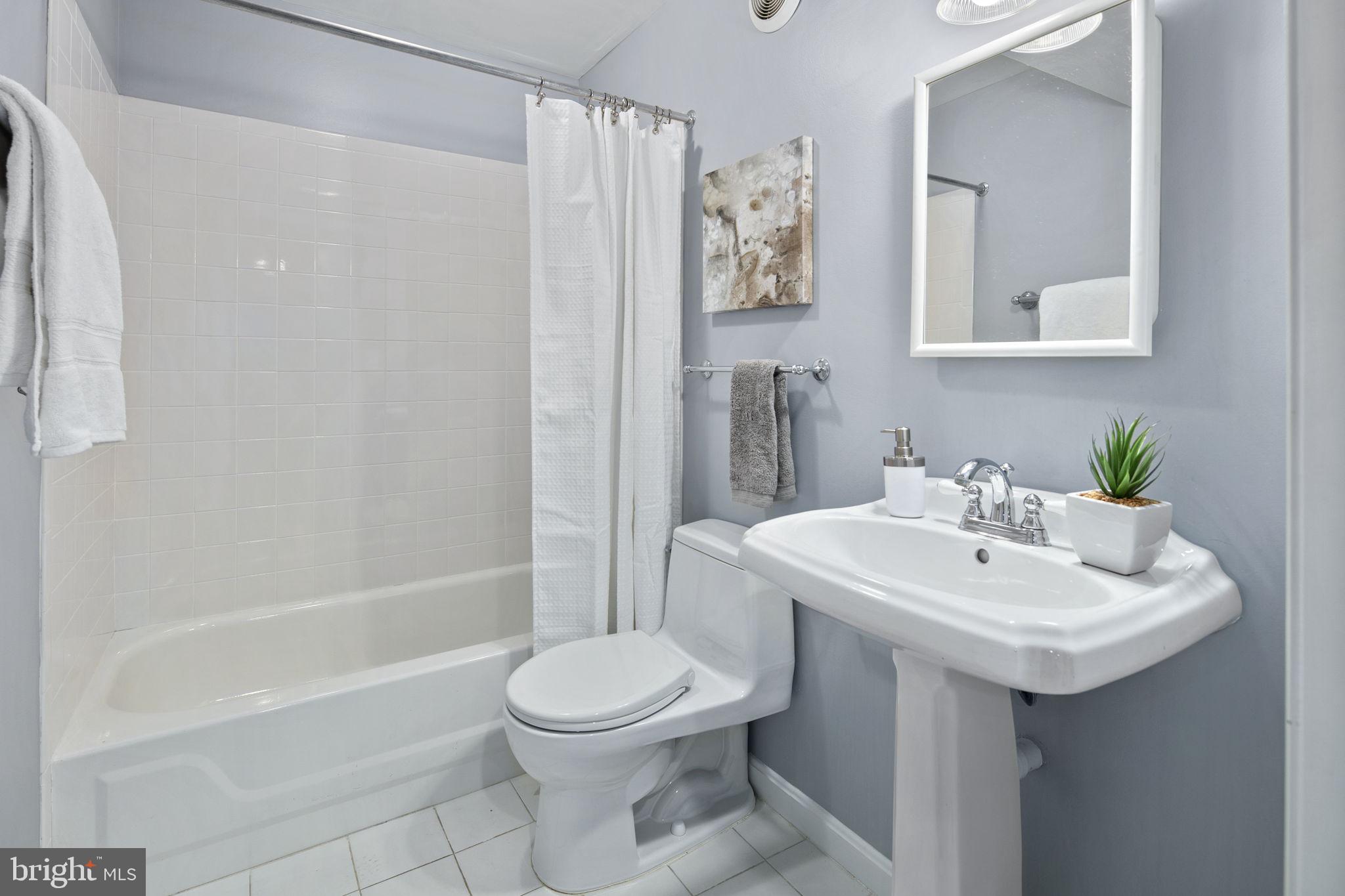 MAYWOOD - Residential