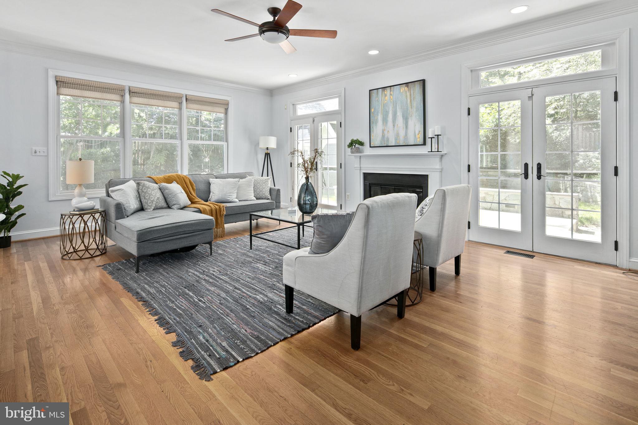 MAYWOOD - Residential