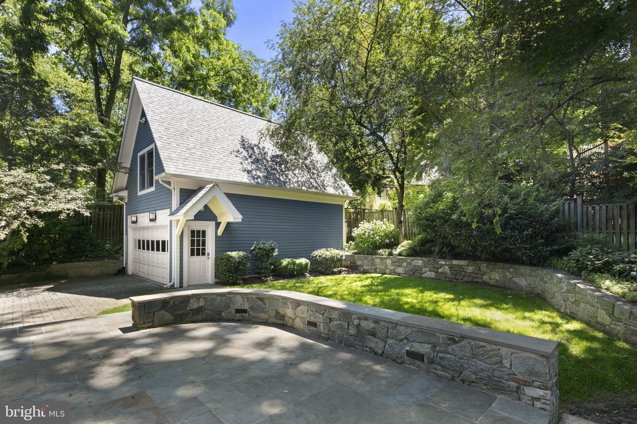 MAYWOOD - Residential