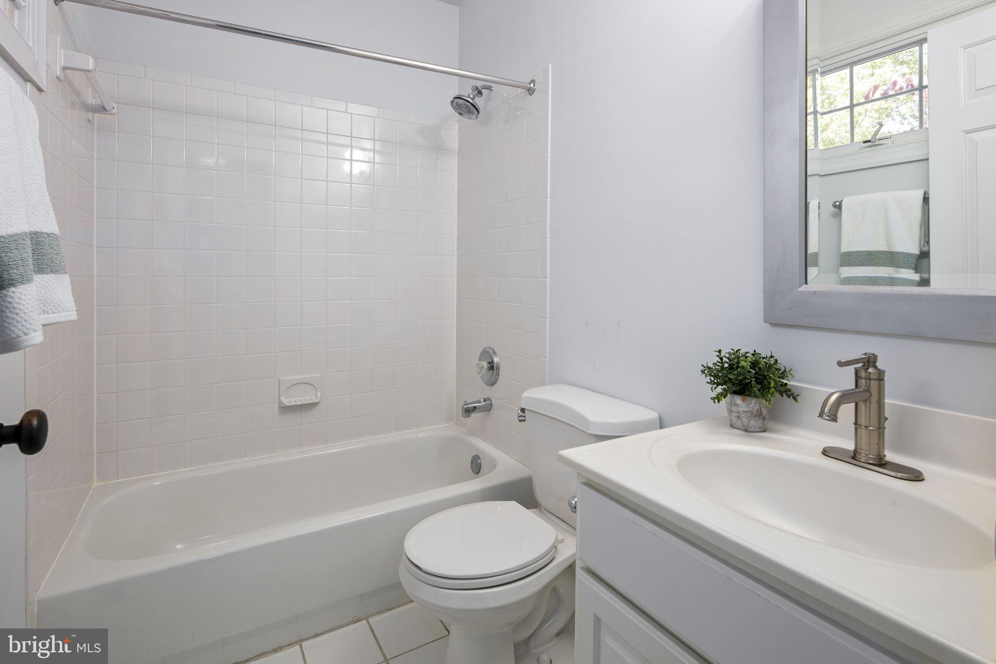 MAYWOOD - Residential