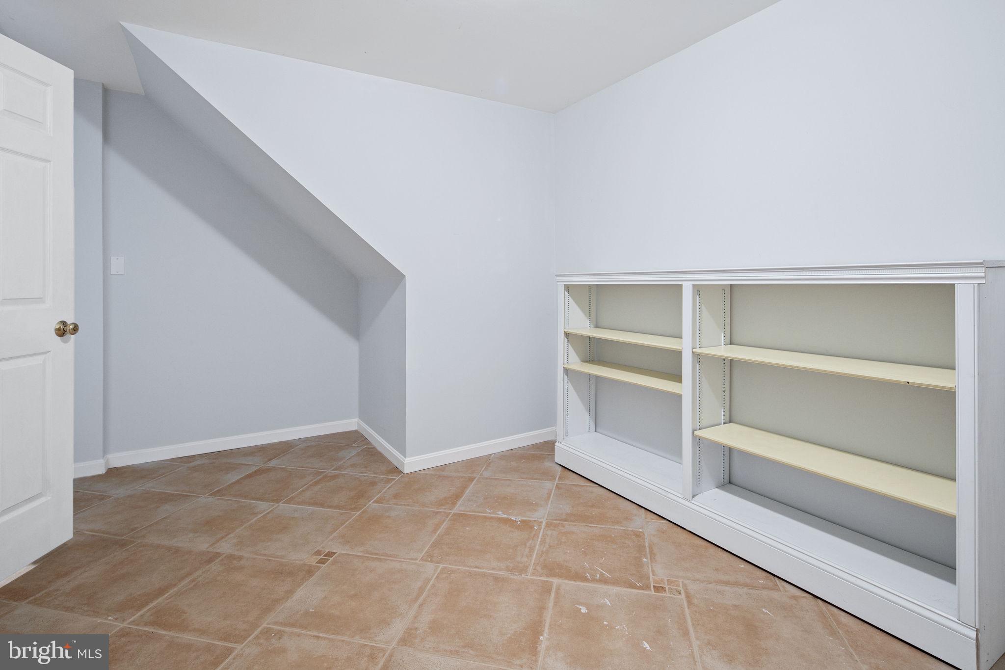 MAYWOOD - Residential