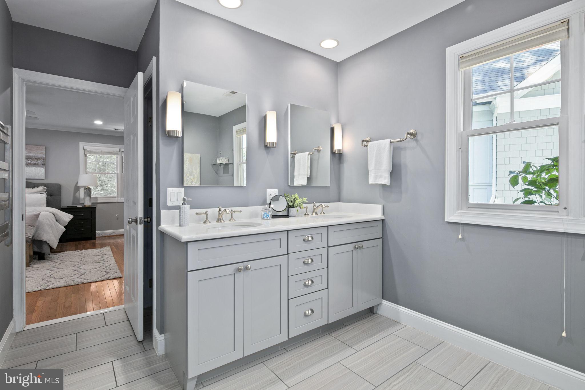 MAYWOOD - Residential