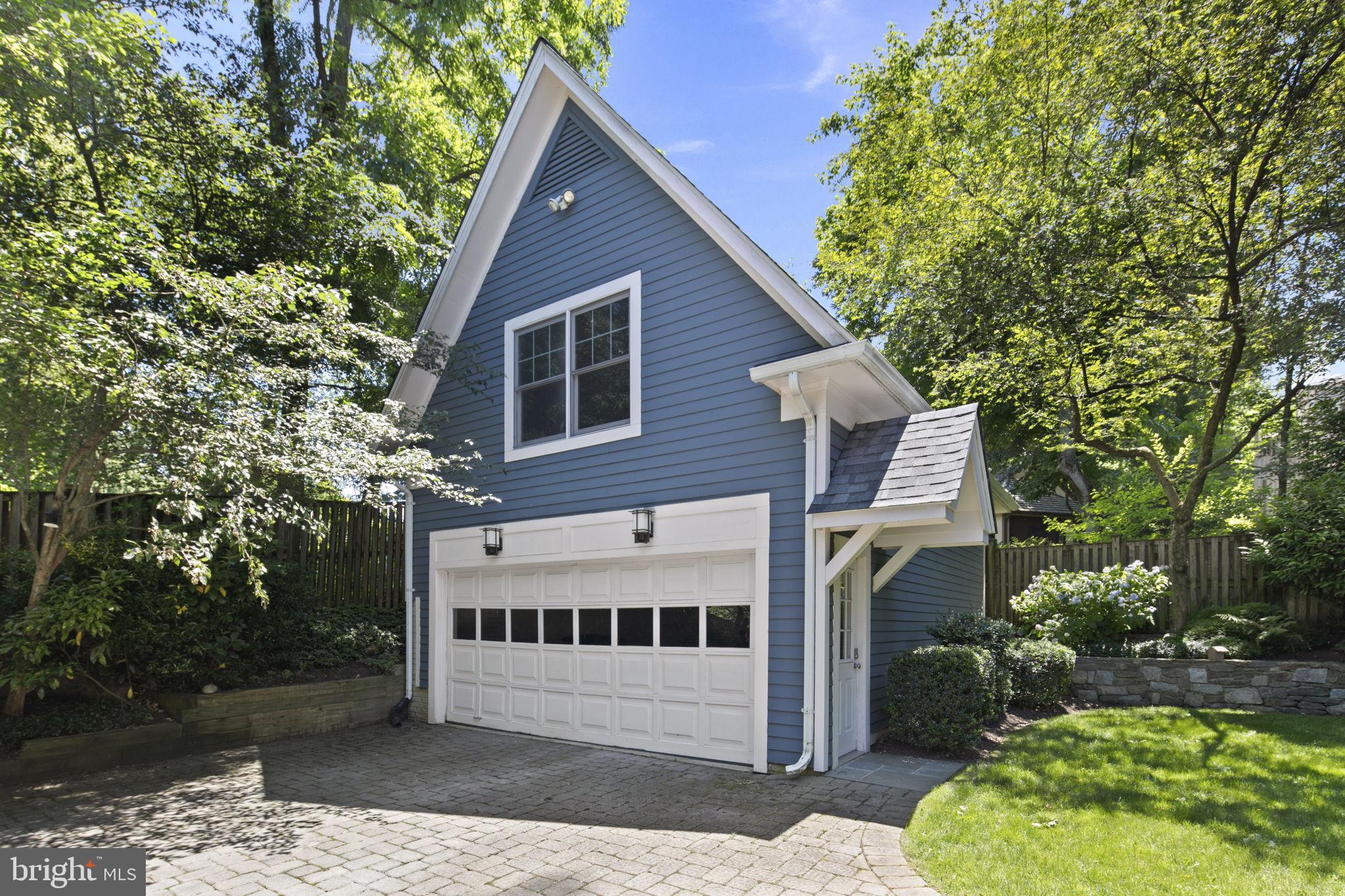 MAYWOOD - Residential