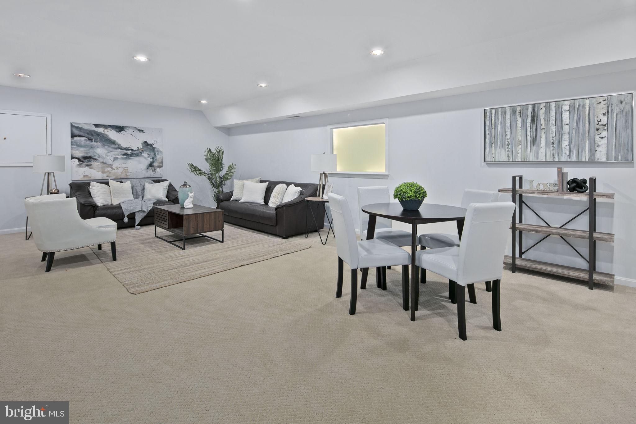 MAYWOOD - Residential