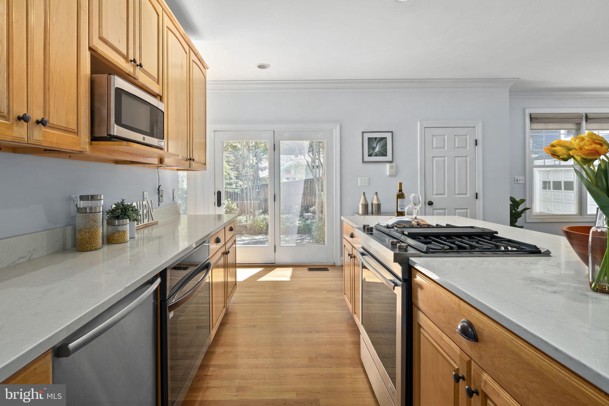 MAYWOOD - Residential