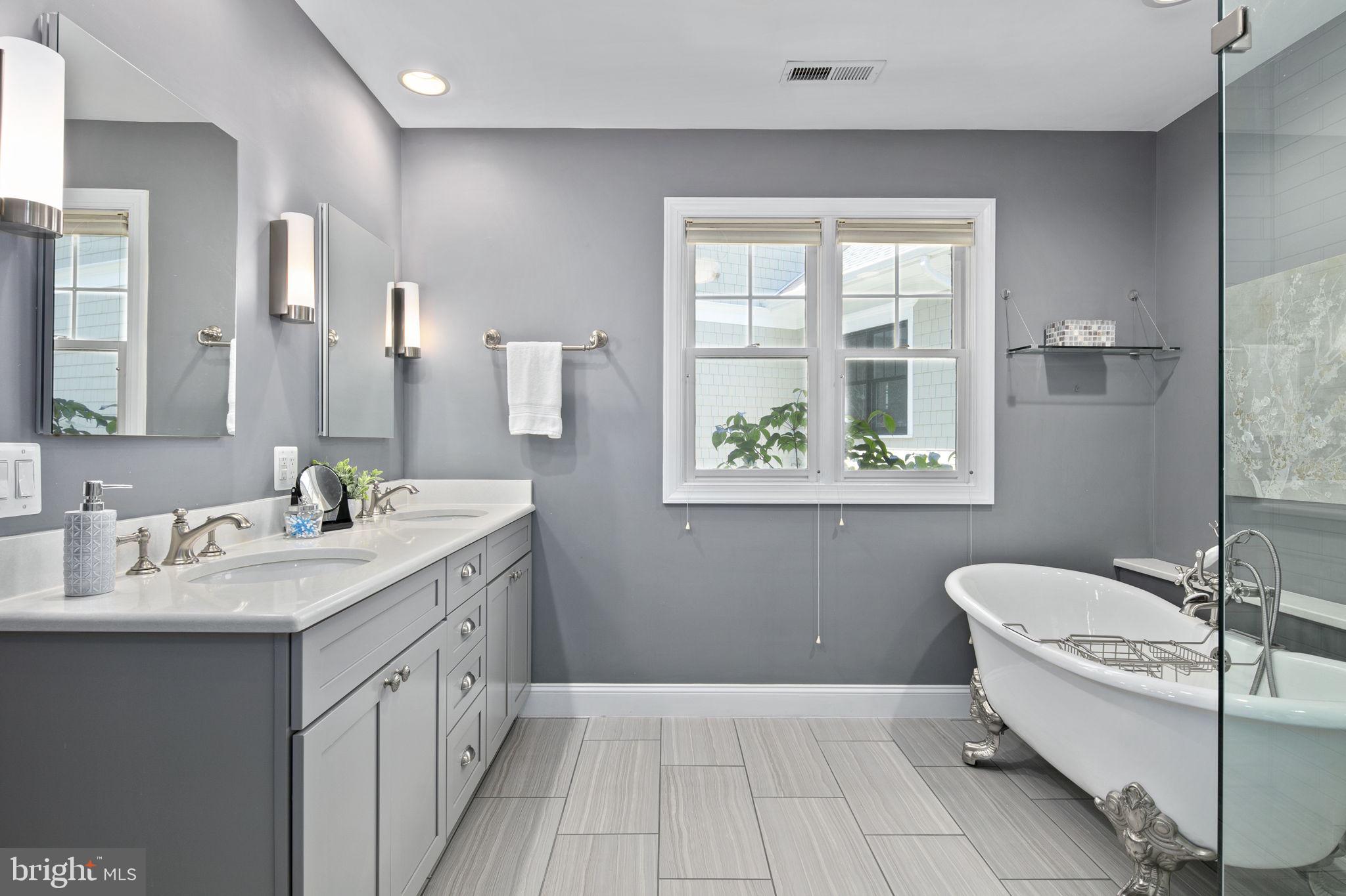 MAYWOOD - Residential