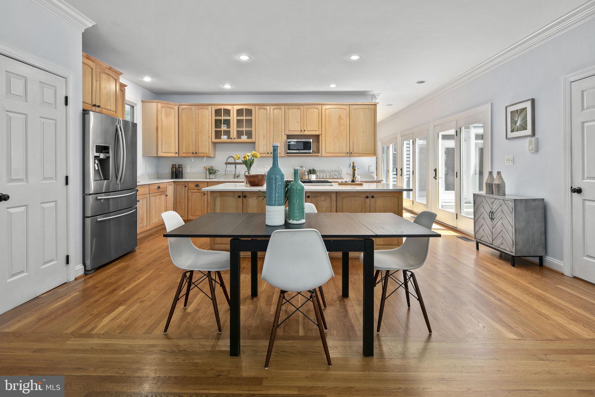 MAYWOOD - Residential