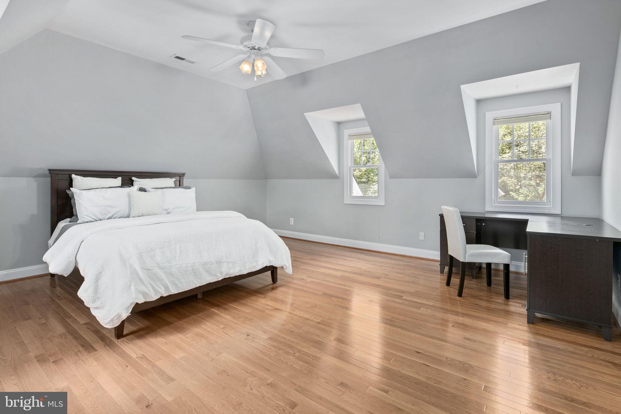 MAYWOOD - Residential