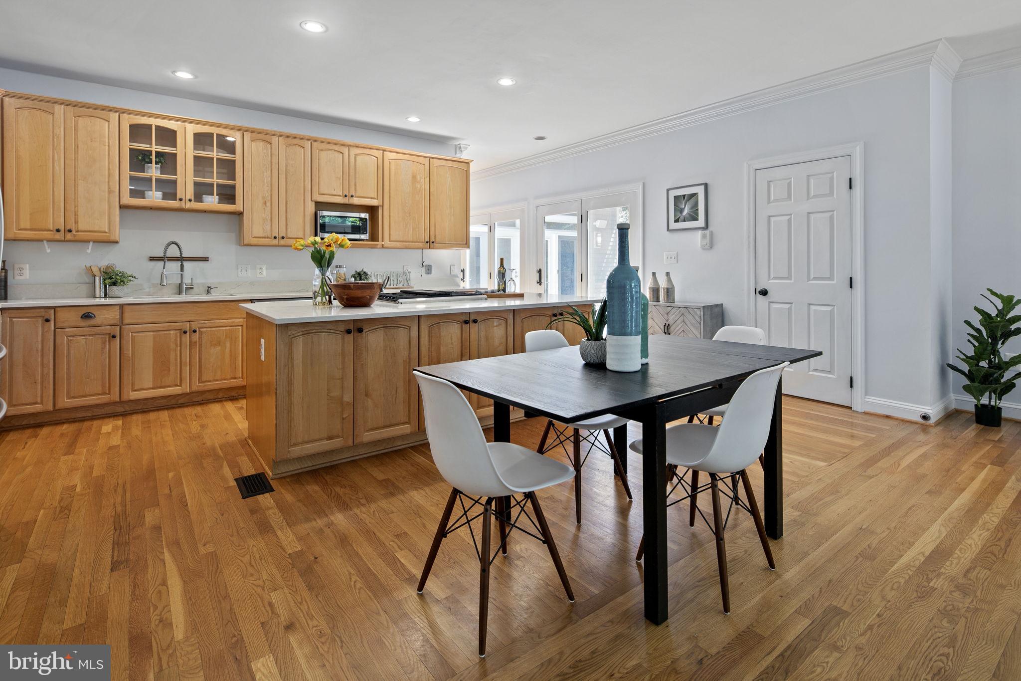 MAYWOOD - Residential