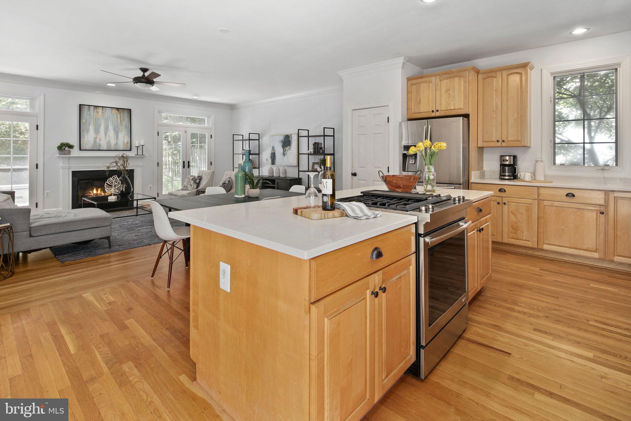 MAYWOOD - Residential