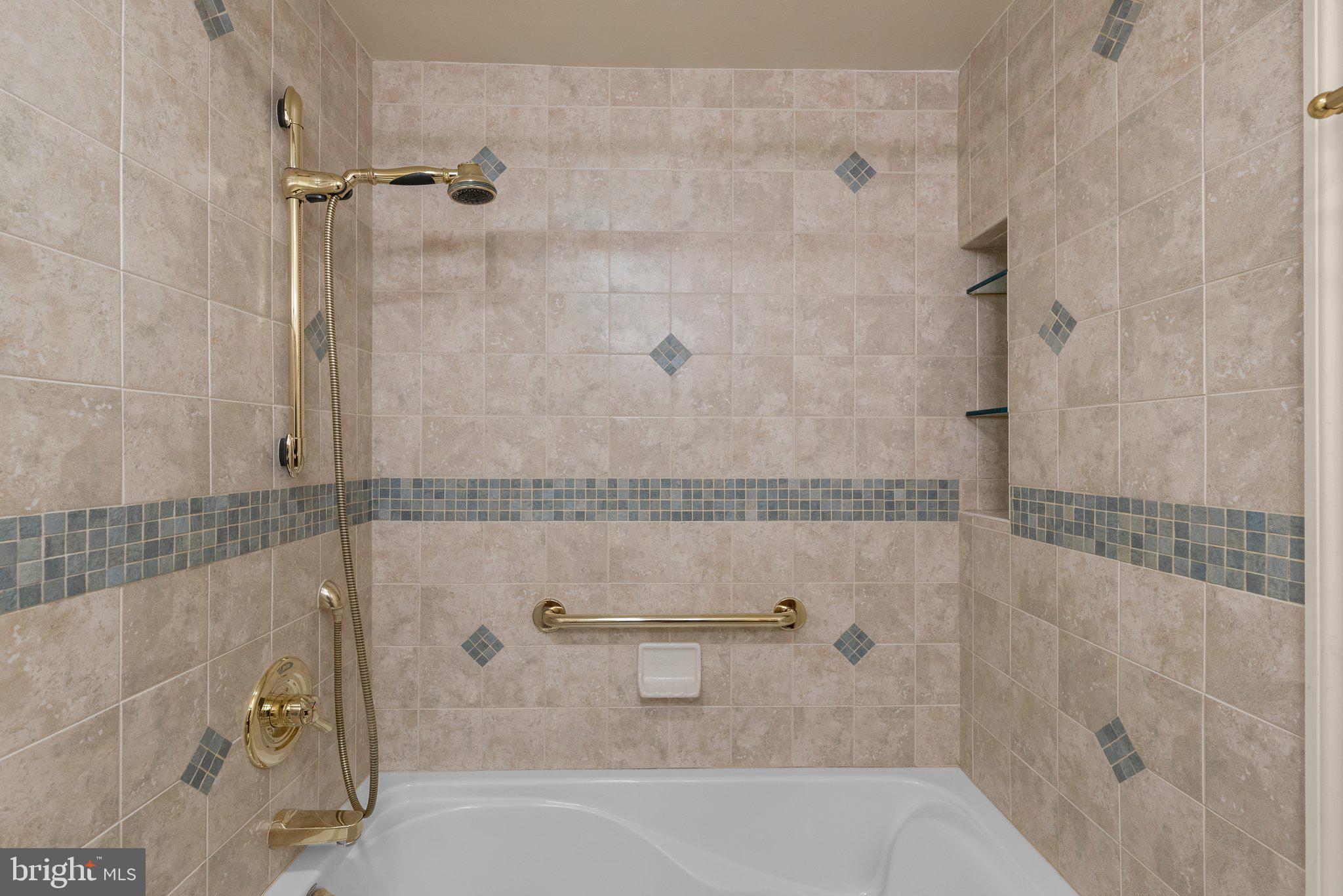 VILLAGE OF OWEN BROWN - Residential