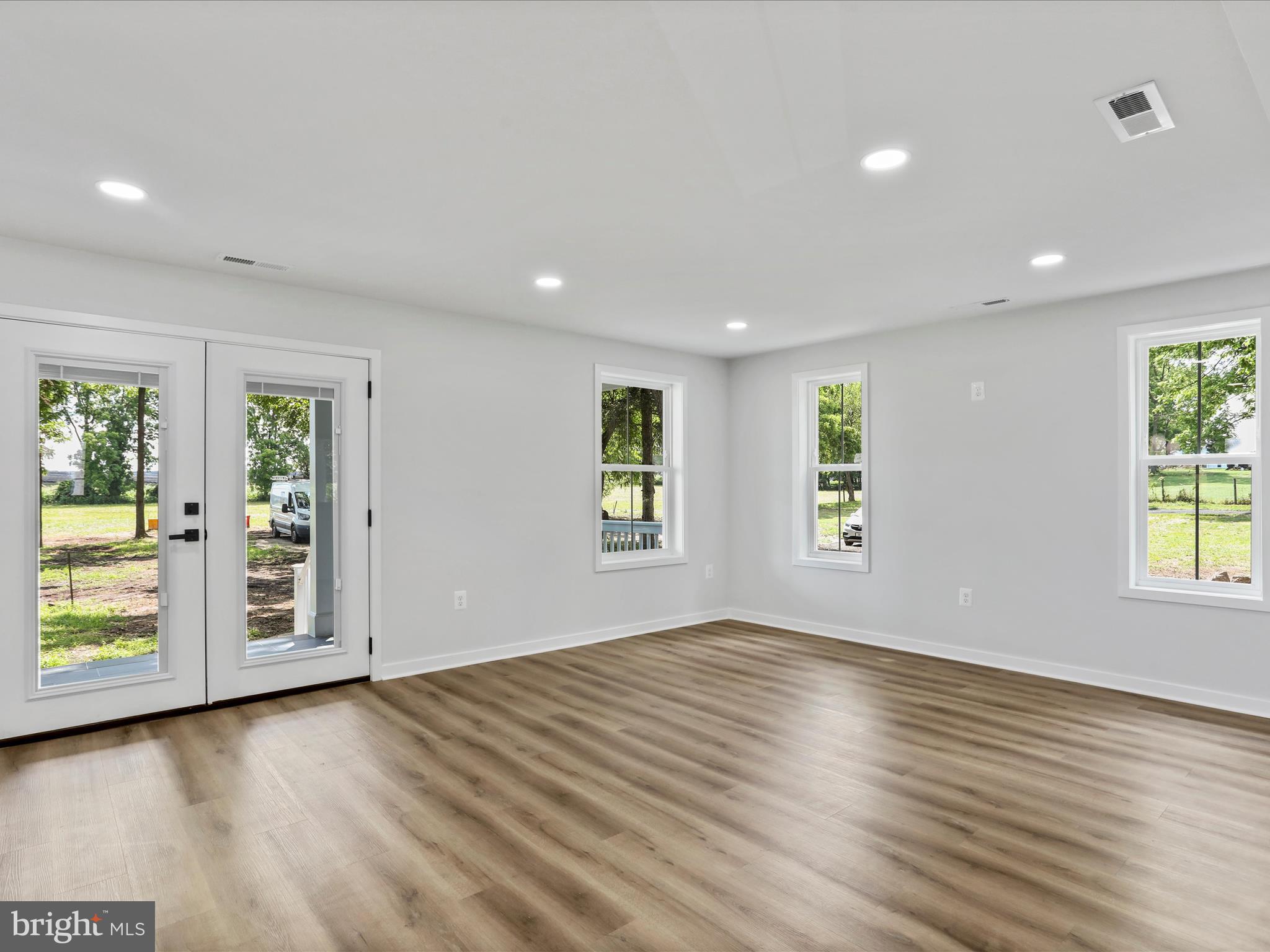 CHARLES TOWN - Residential