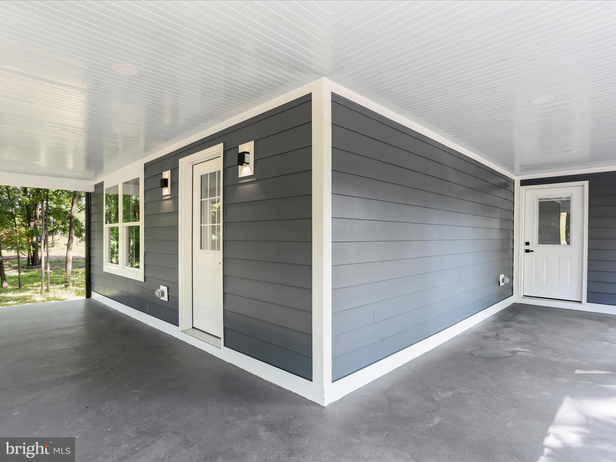 CHARLES TOWN - Residential