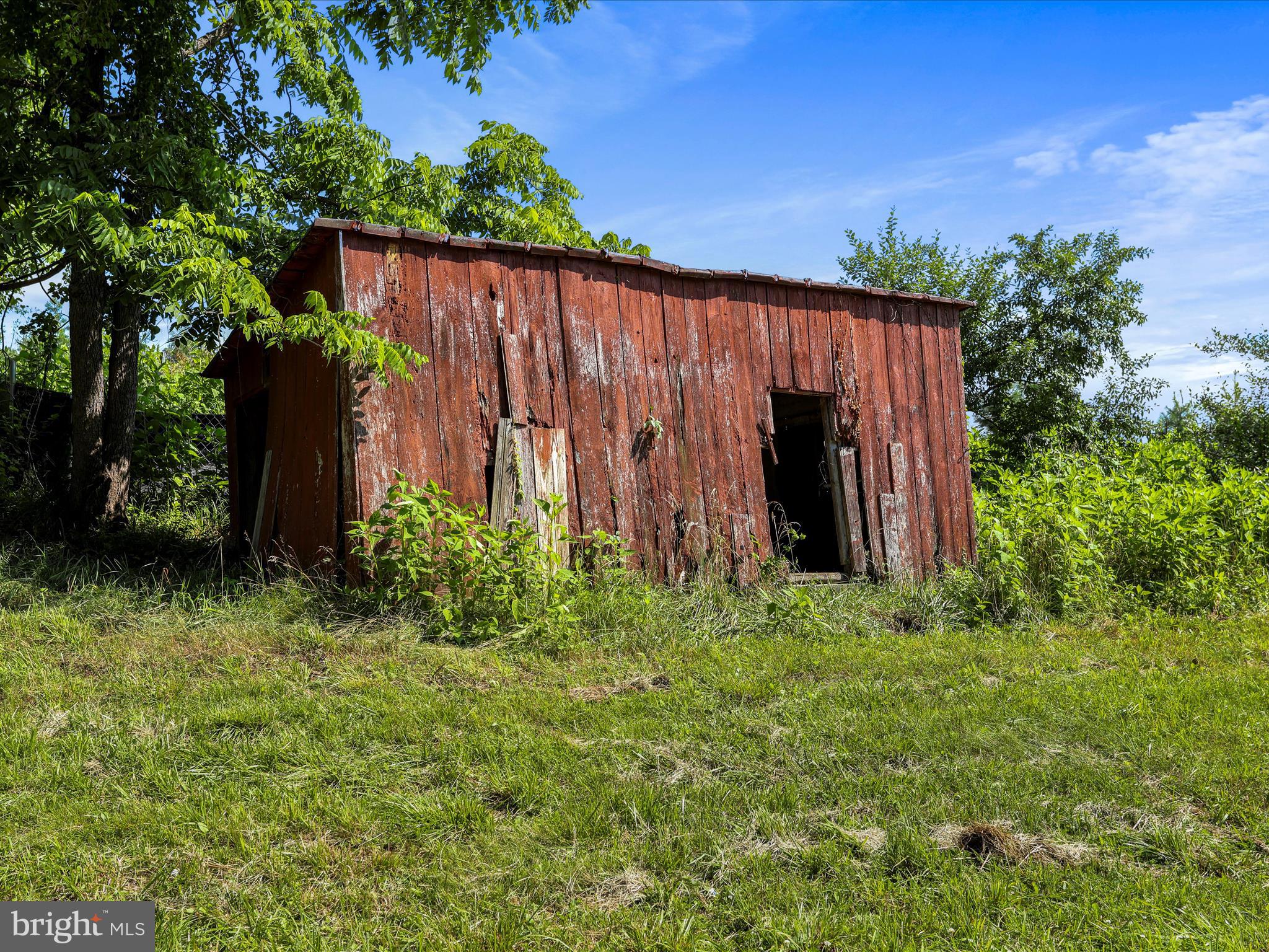 CHARLES TOWN - Residential