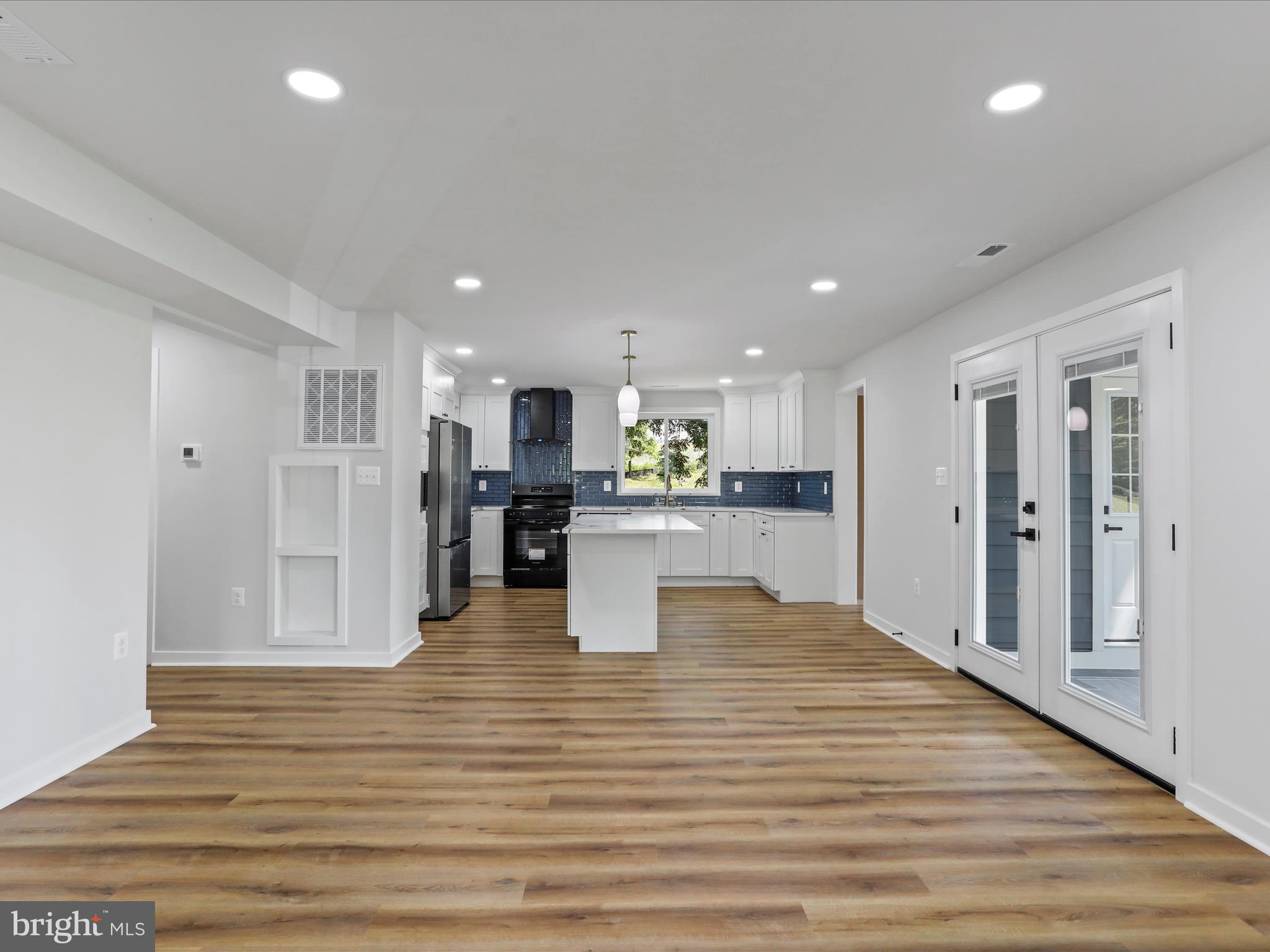 CHARLES TOWN - Residential