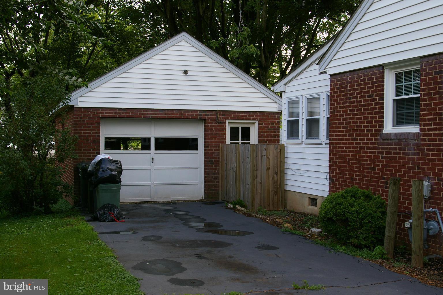 TUDOR HALL HOMES - Residential Lease