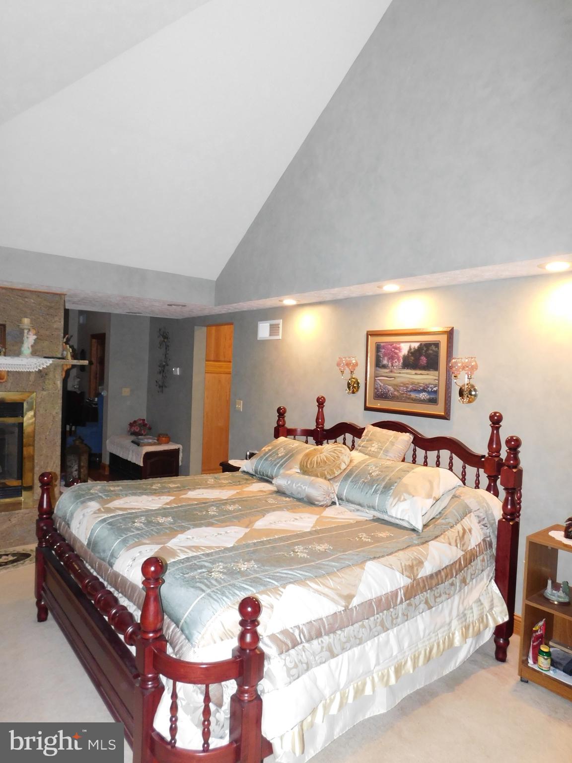 TIMBERLAKE ESTATEES - Residential