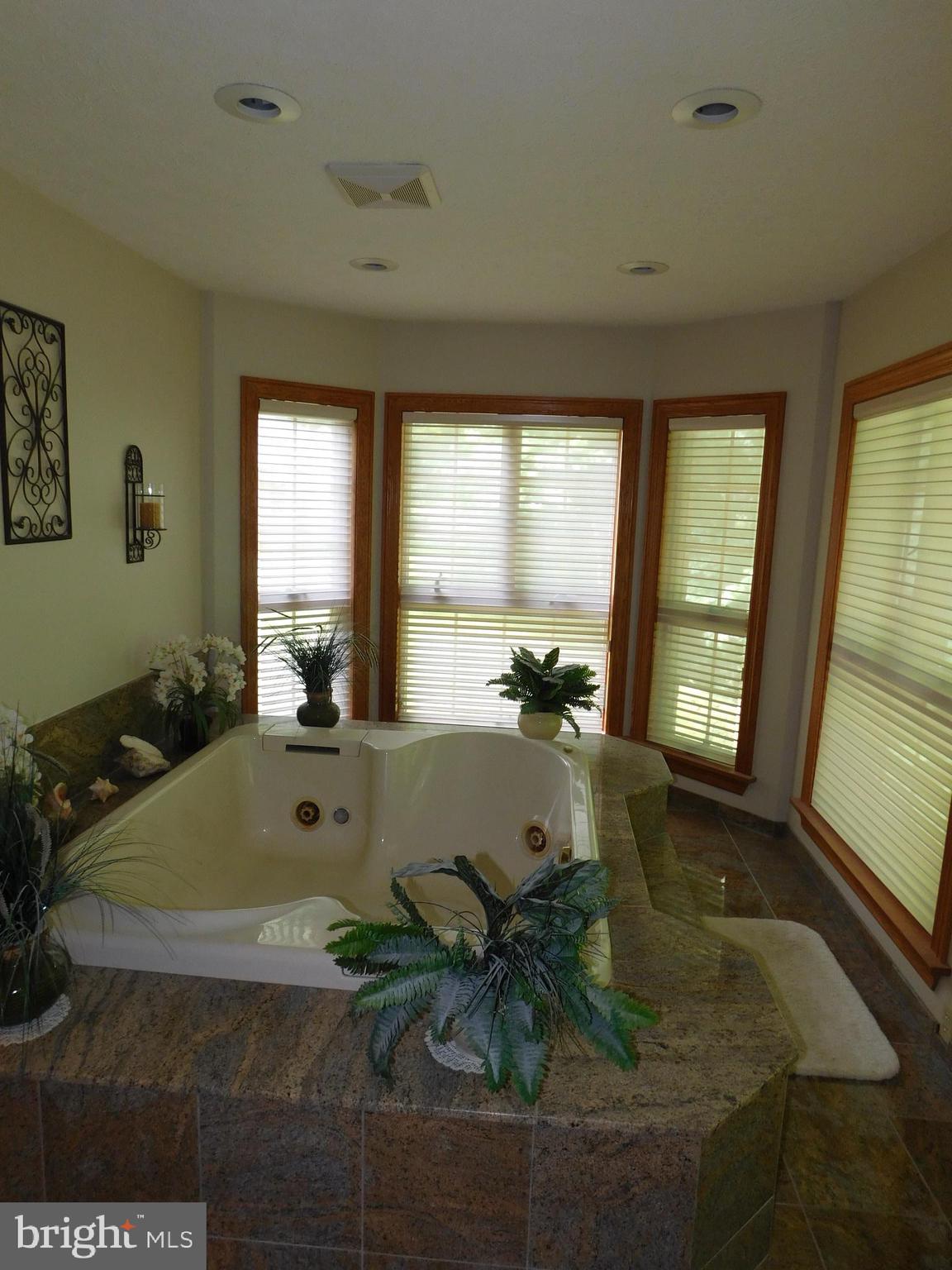 TIMBERLAKE ESTATEES - Residential