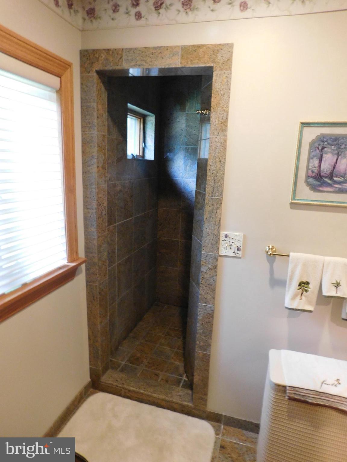 TIMBERLAKE ESTATEES - Residential