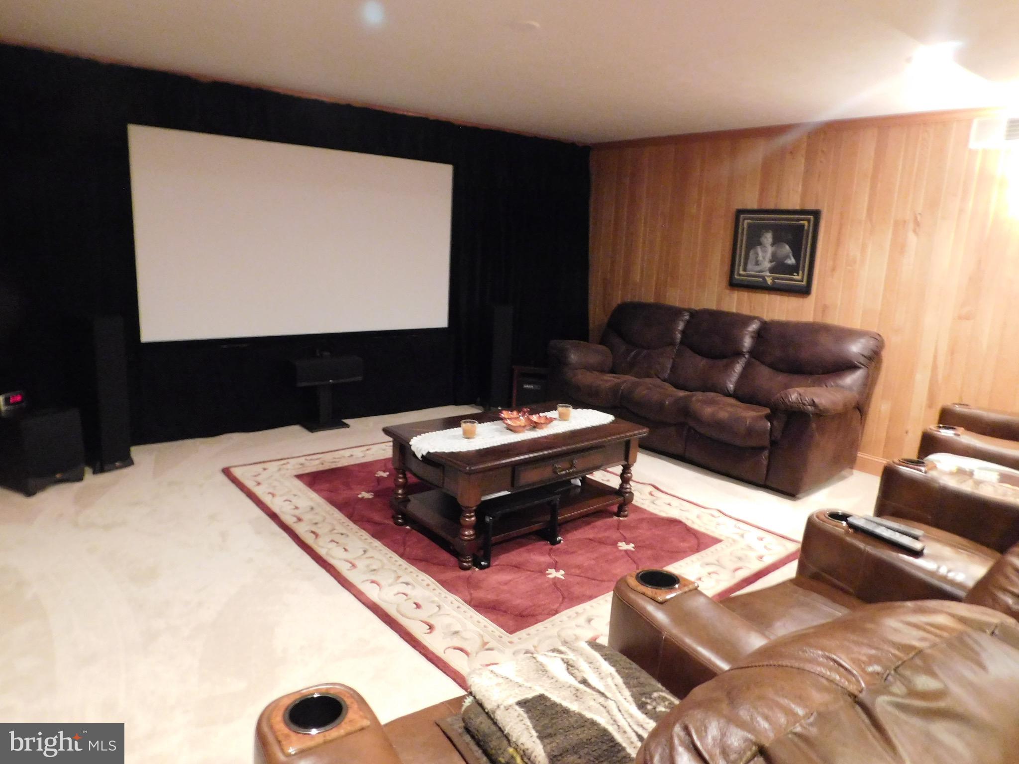 TIMBERLAKE ESTATEES - Residential