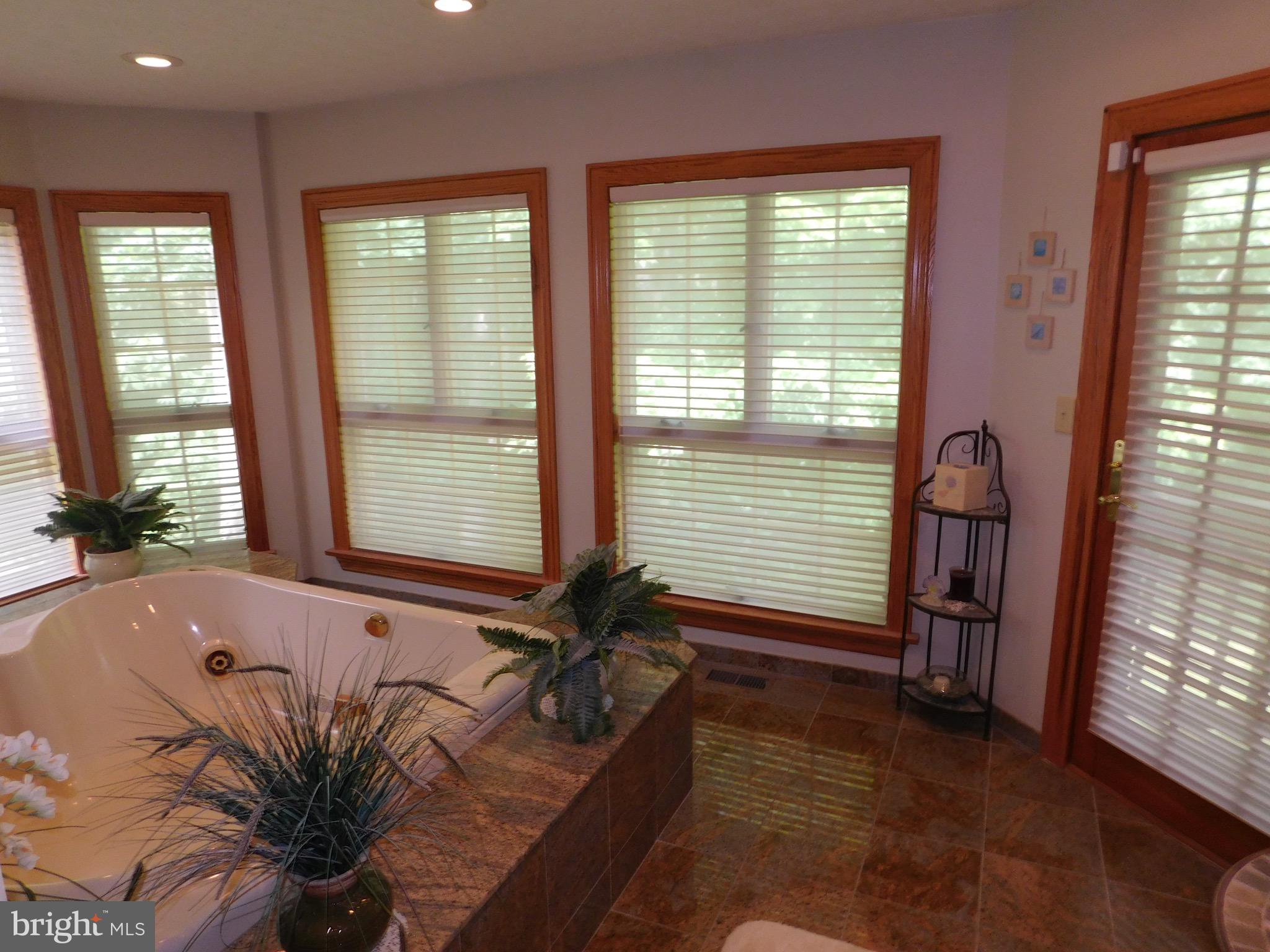 TIMBERLAKE ESTATEES - Residential