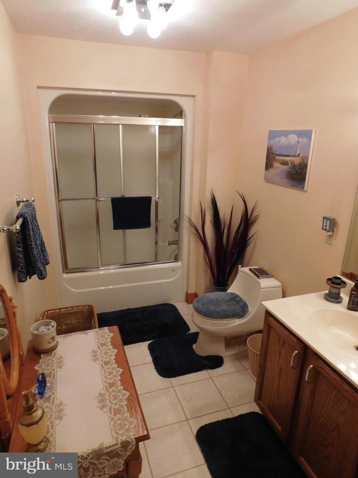 TIMBERLAKE ESTATEES - Residential