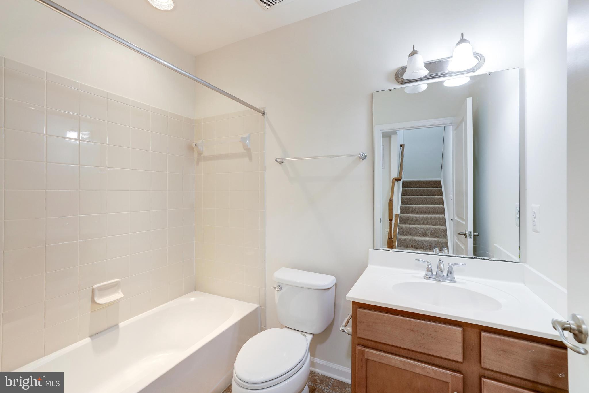 VIRGINIA MANOR - Residential Lease