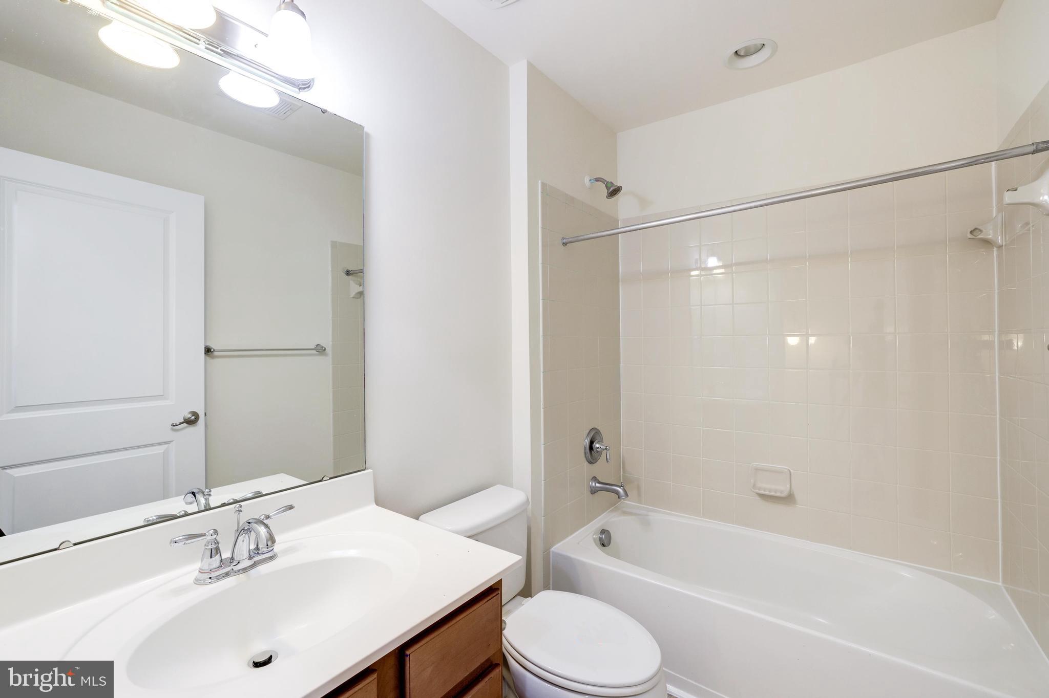 VIRGINIA MANOR - Residential Lease