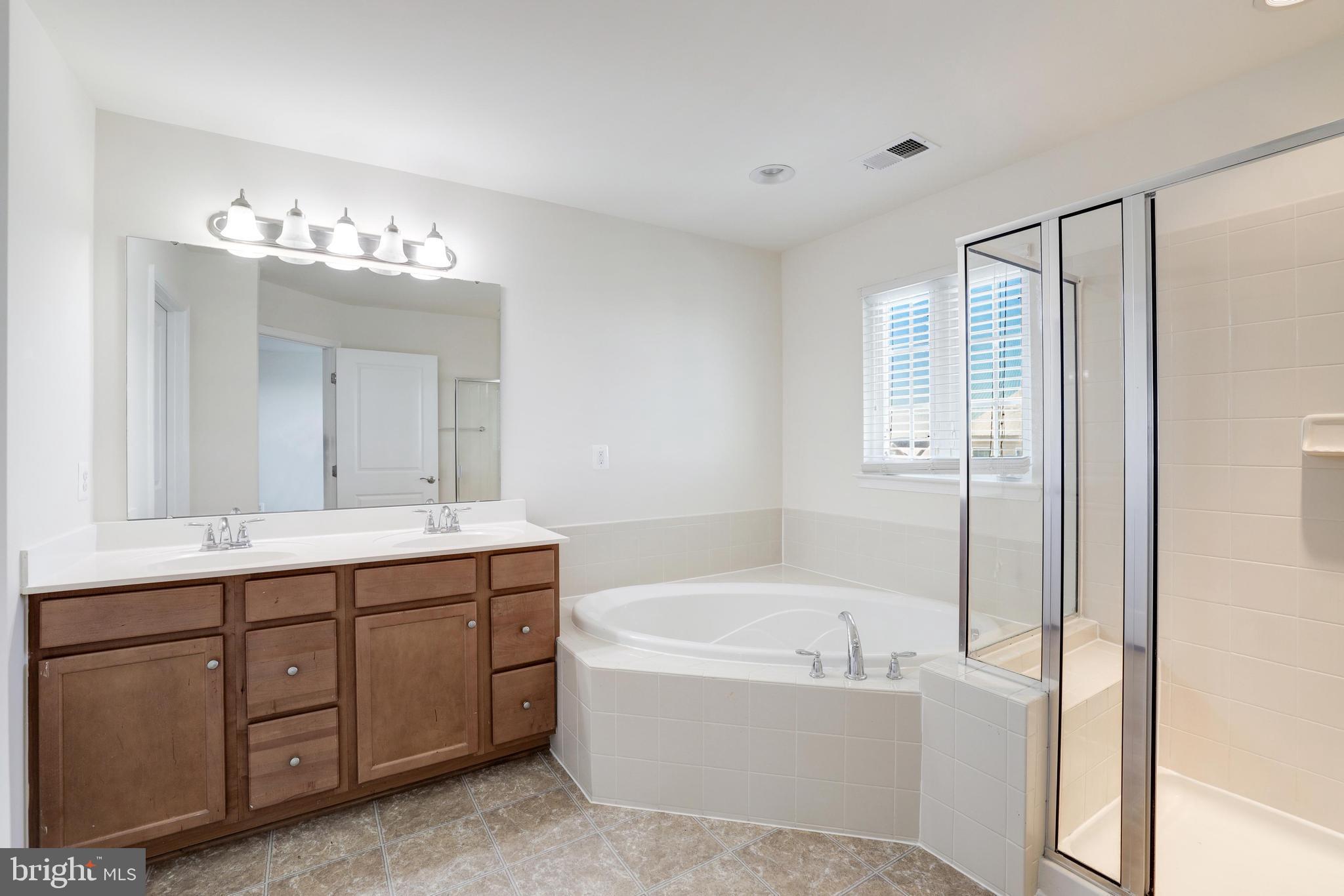 VIRGINIA MANOR - Residential Lease