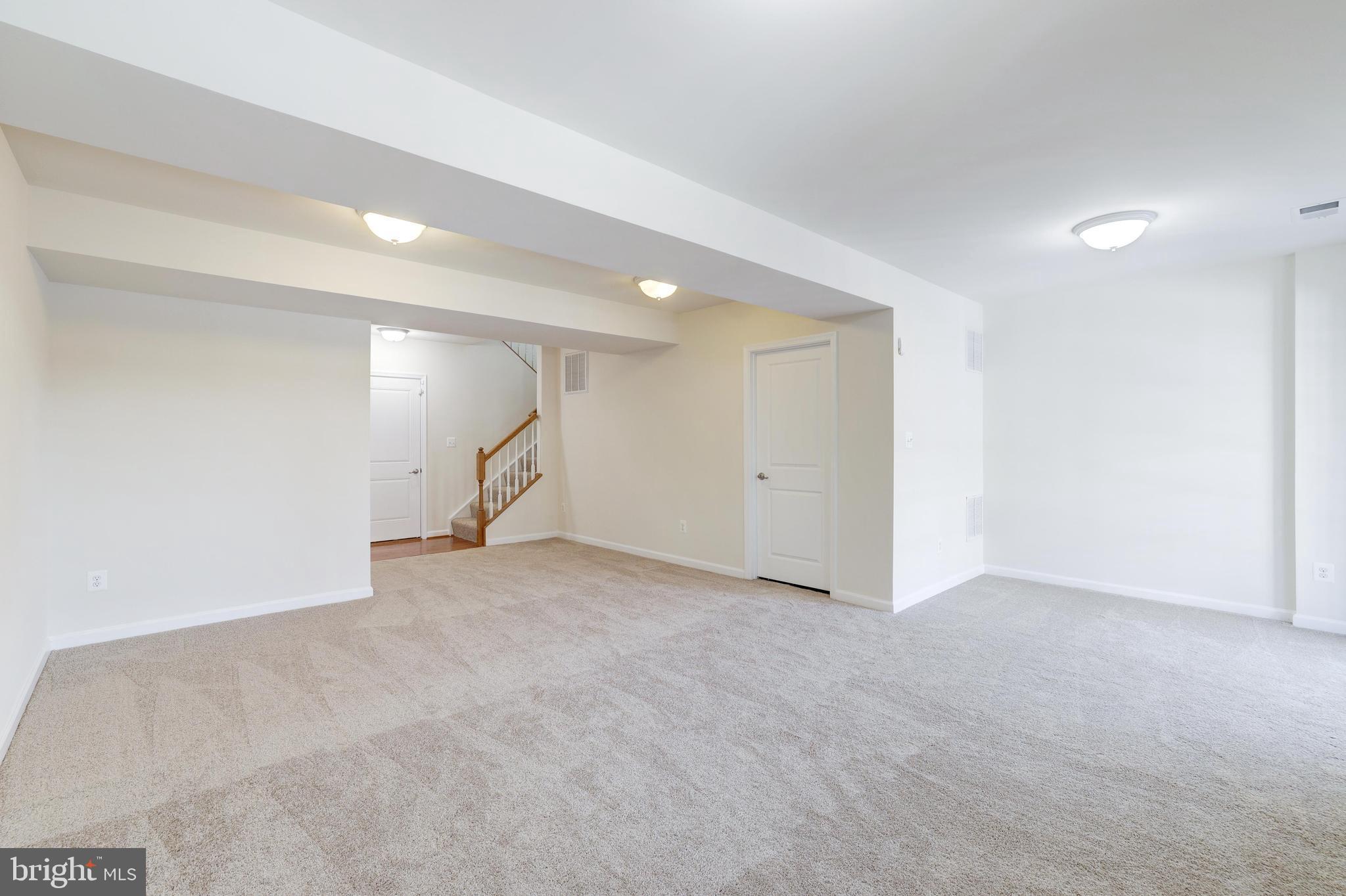 VIRGINIA MANOR - Residential Lease