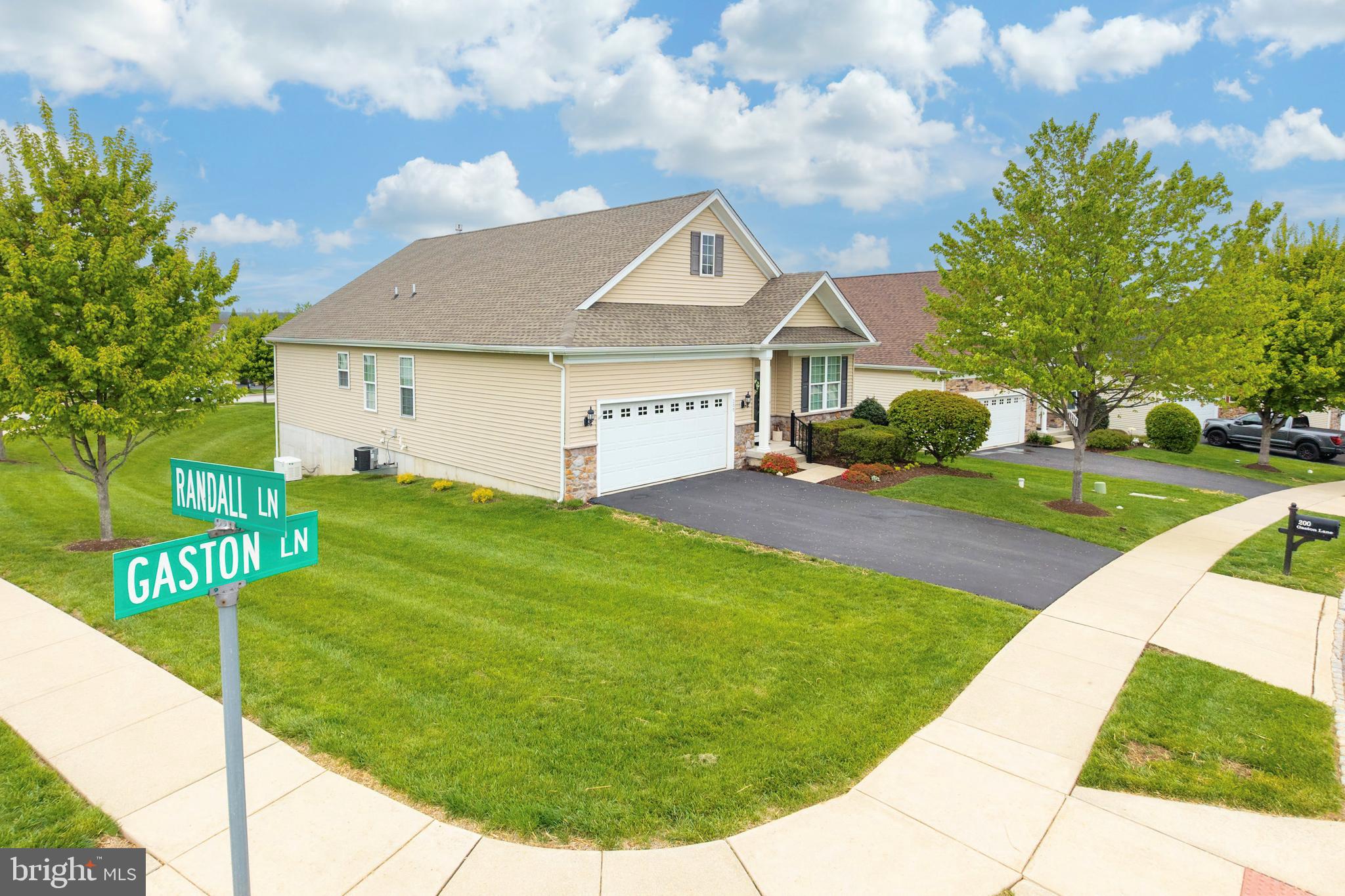 VILLAGES AT HILLVIEW - Residential