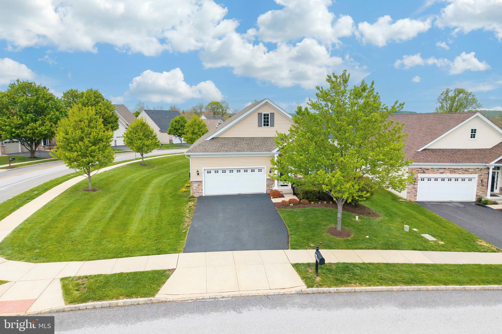 VILLAGES AT HILLVIEW - Residential