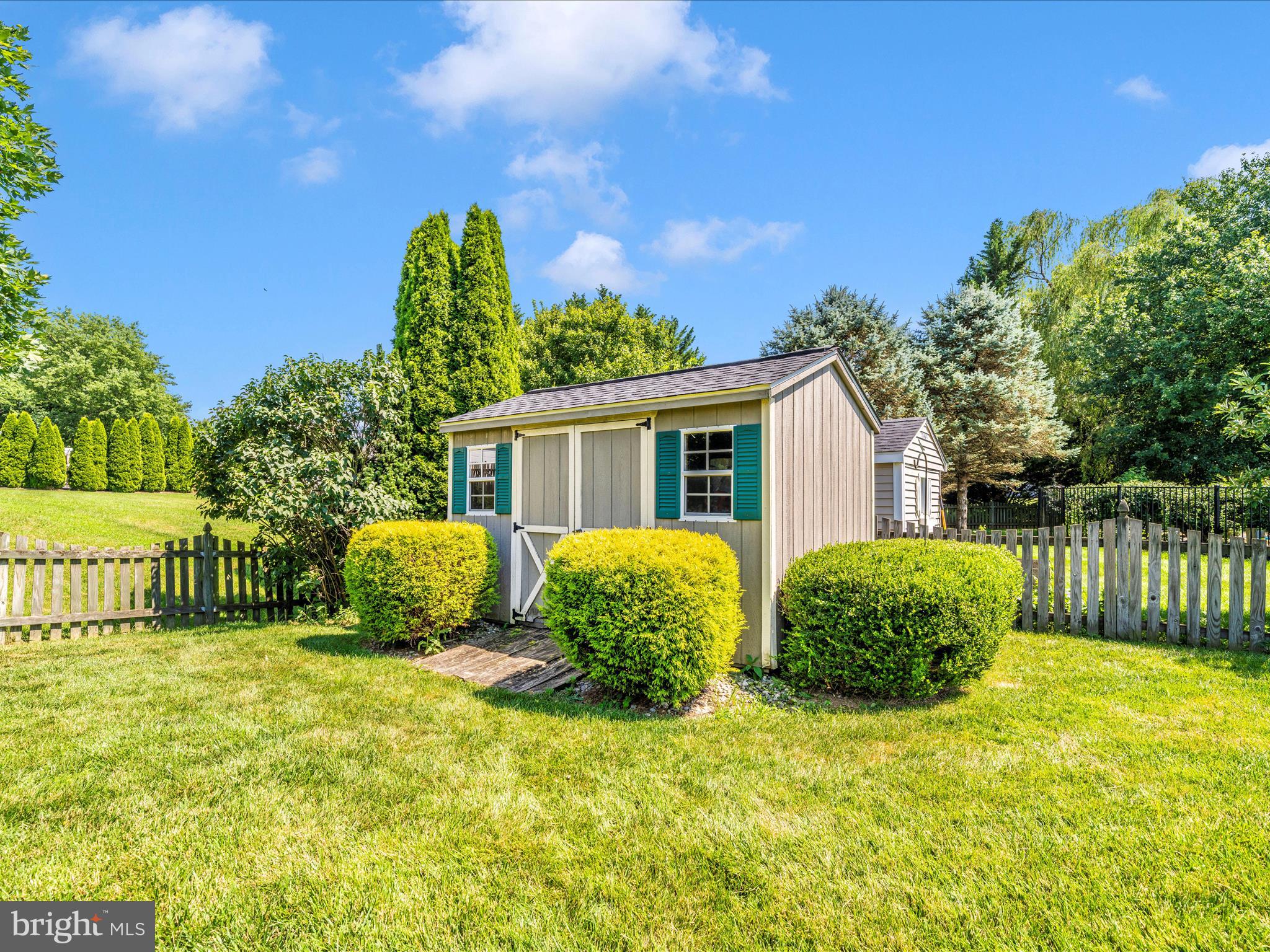 GREEN HILL MANOR - Residential