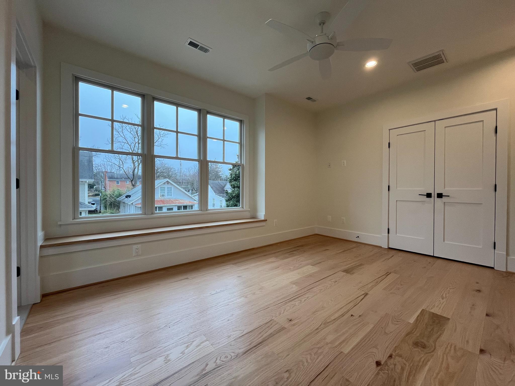 ADDISON HEIGHTS - Residential