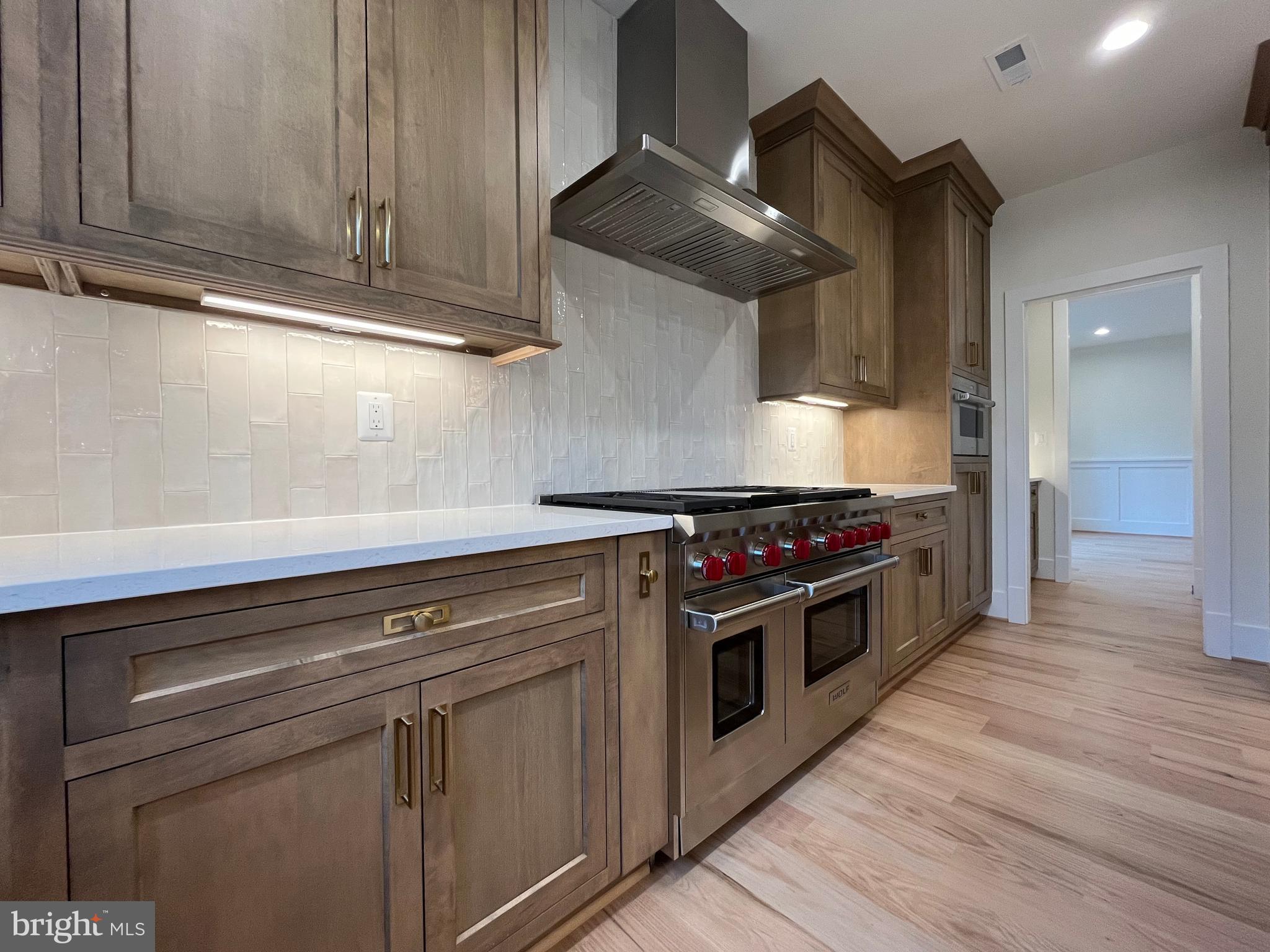 ADDISON HEIGHTS - Residential