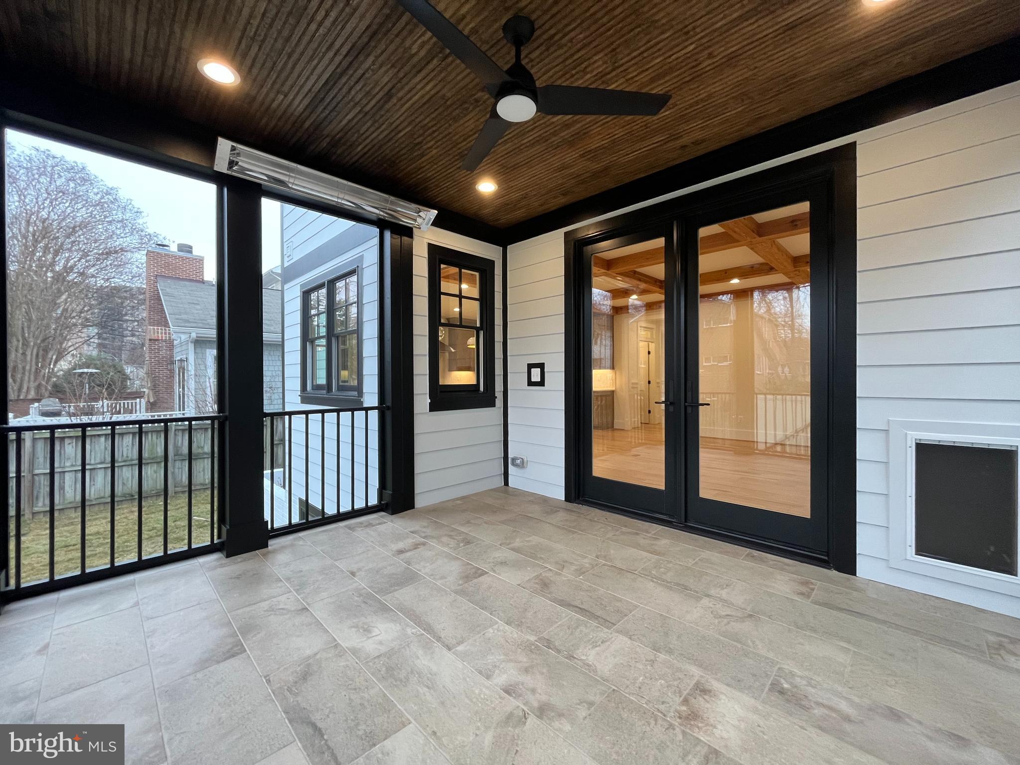 ADDISON HEIGHTS - Residential