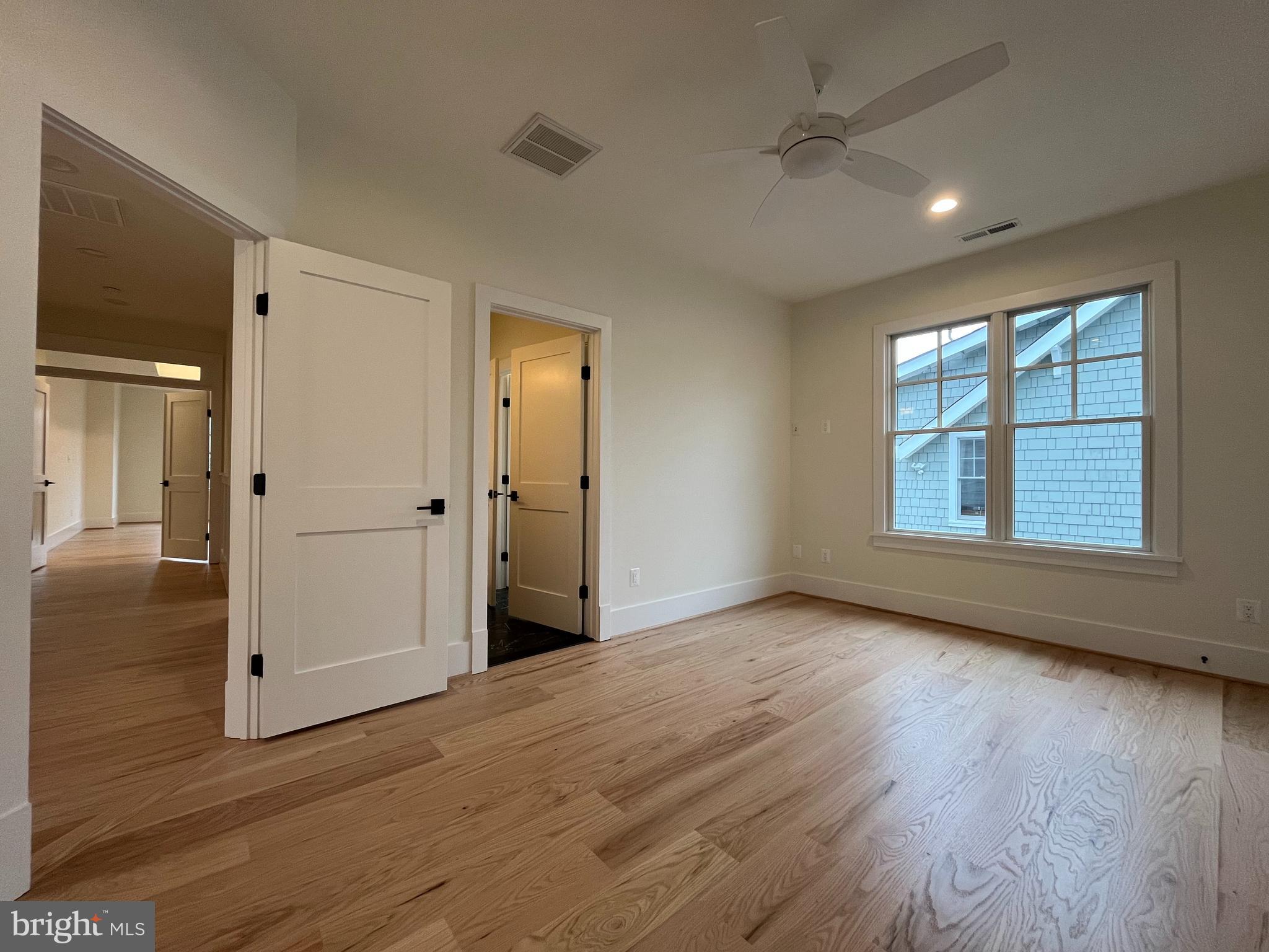 ADDISON HEIGHTS - Residential