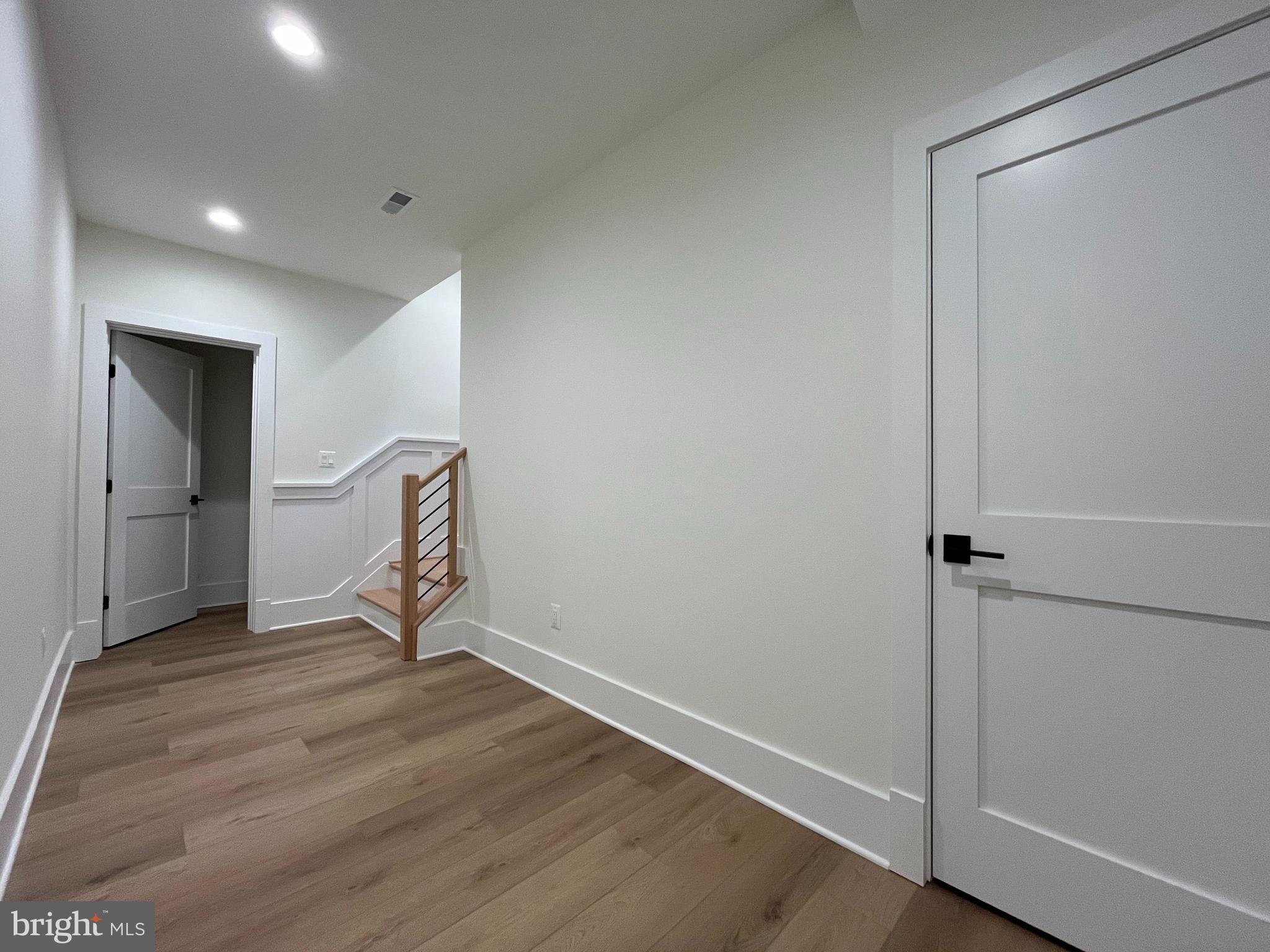 ADDISON HEIGHTS - Residential