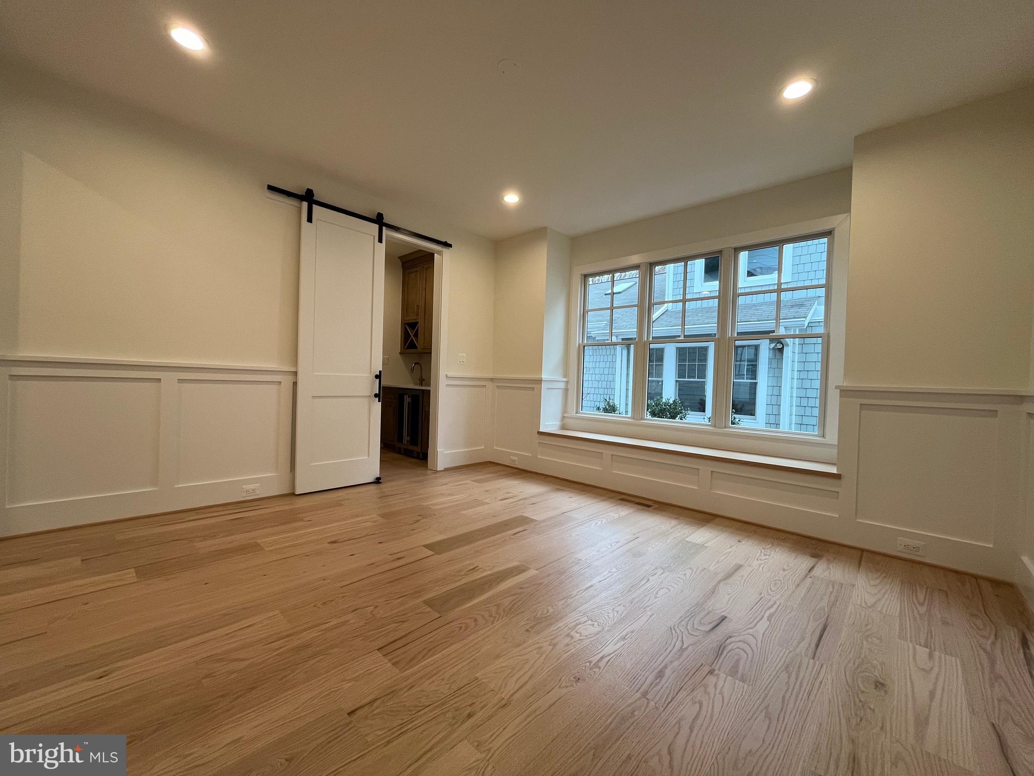 ADDISON HEIGHTS - Residential