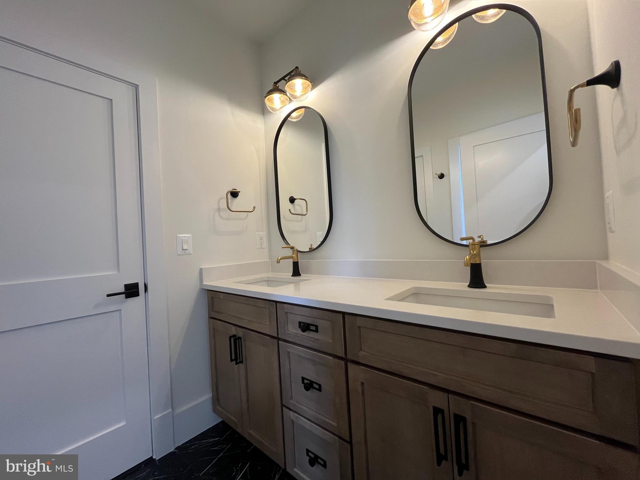 ADDISON HEIGHTS - Residential