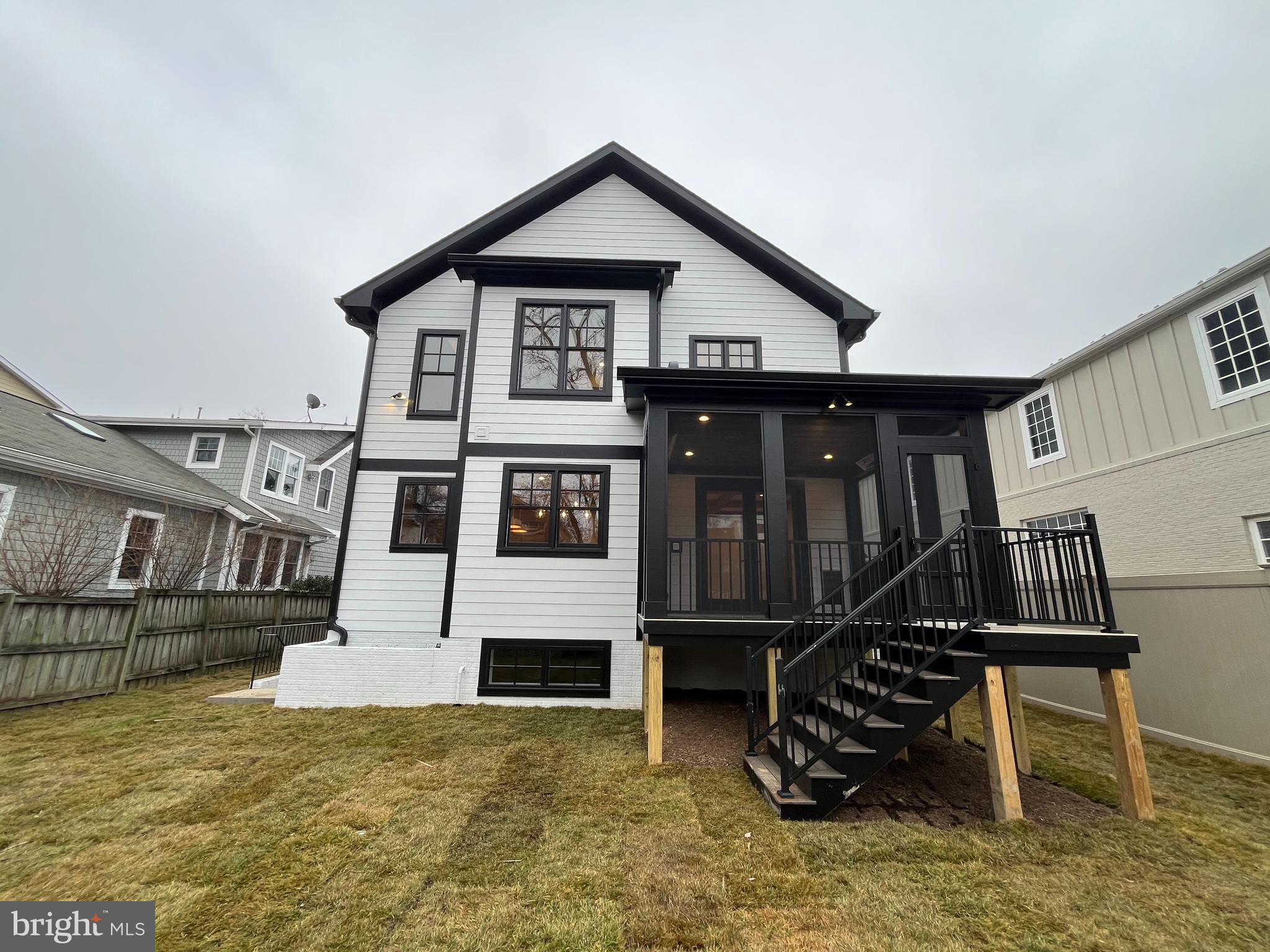 ADDISON HEIGHTS - Residential