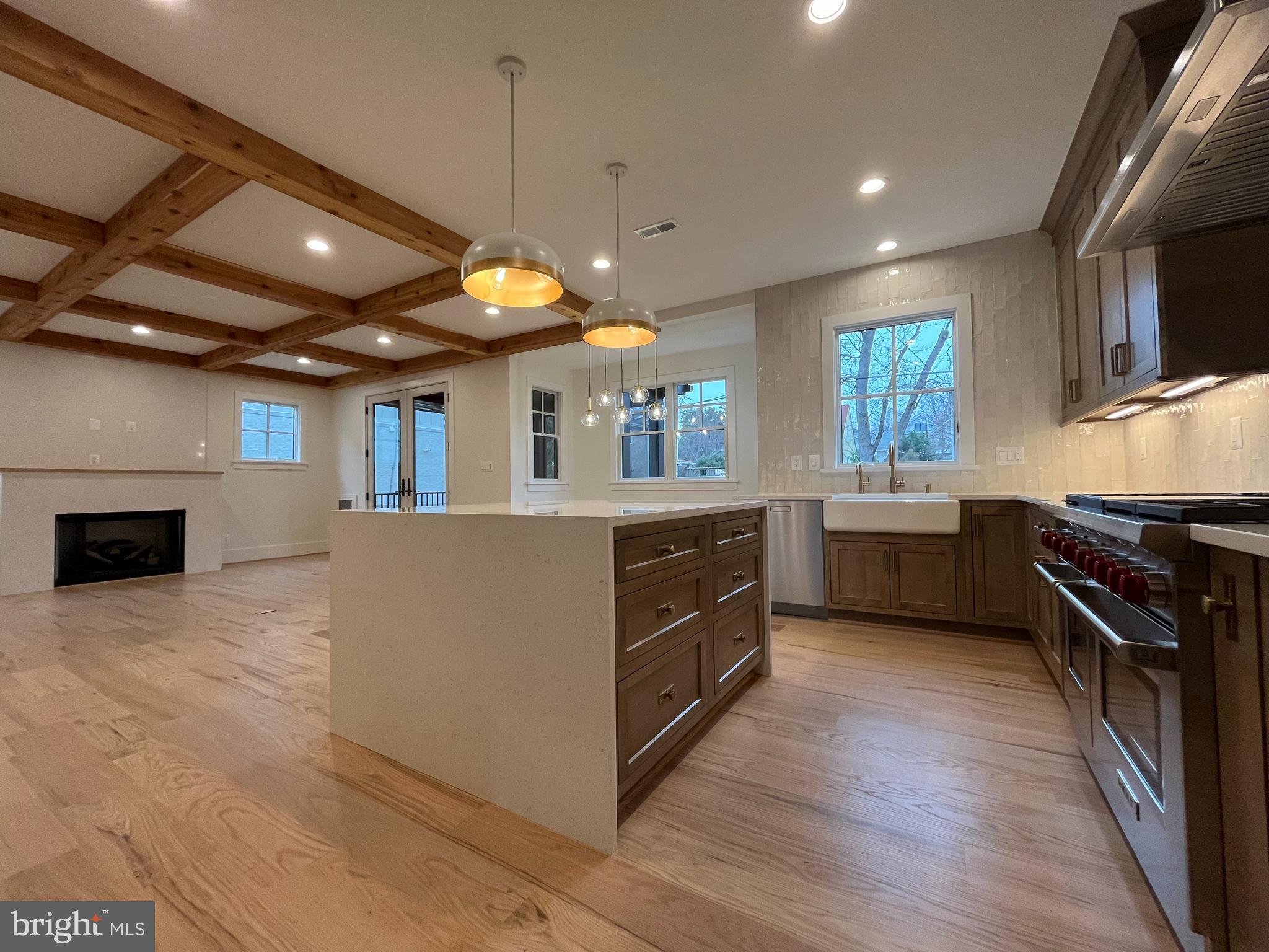 ADDISON HEIGHTS - Residential