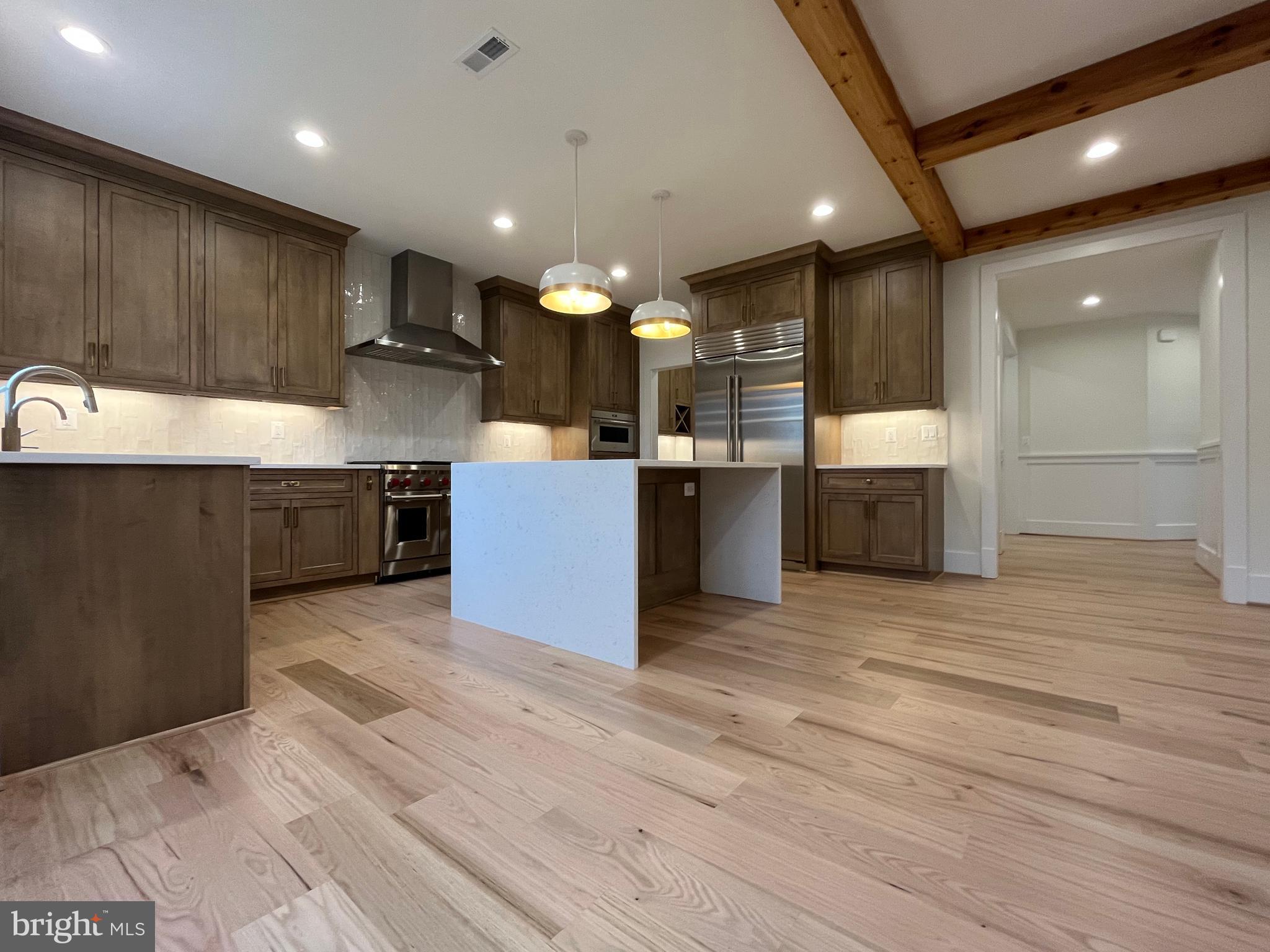 ADDISON HEIGHTS - Residential