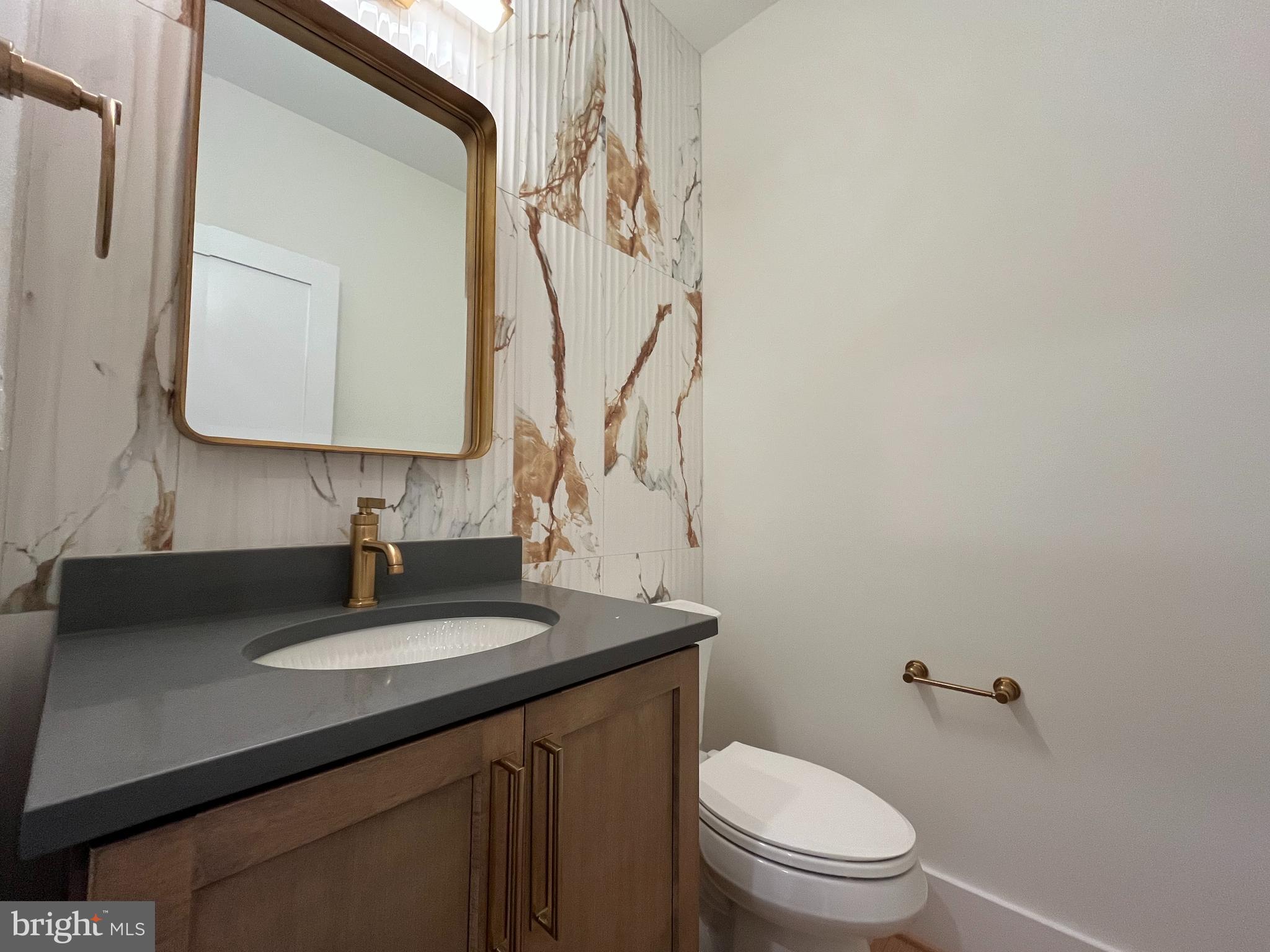 ADDISON HEIGHTS - Residential