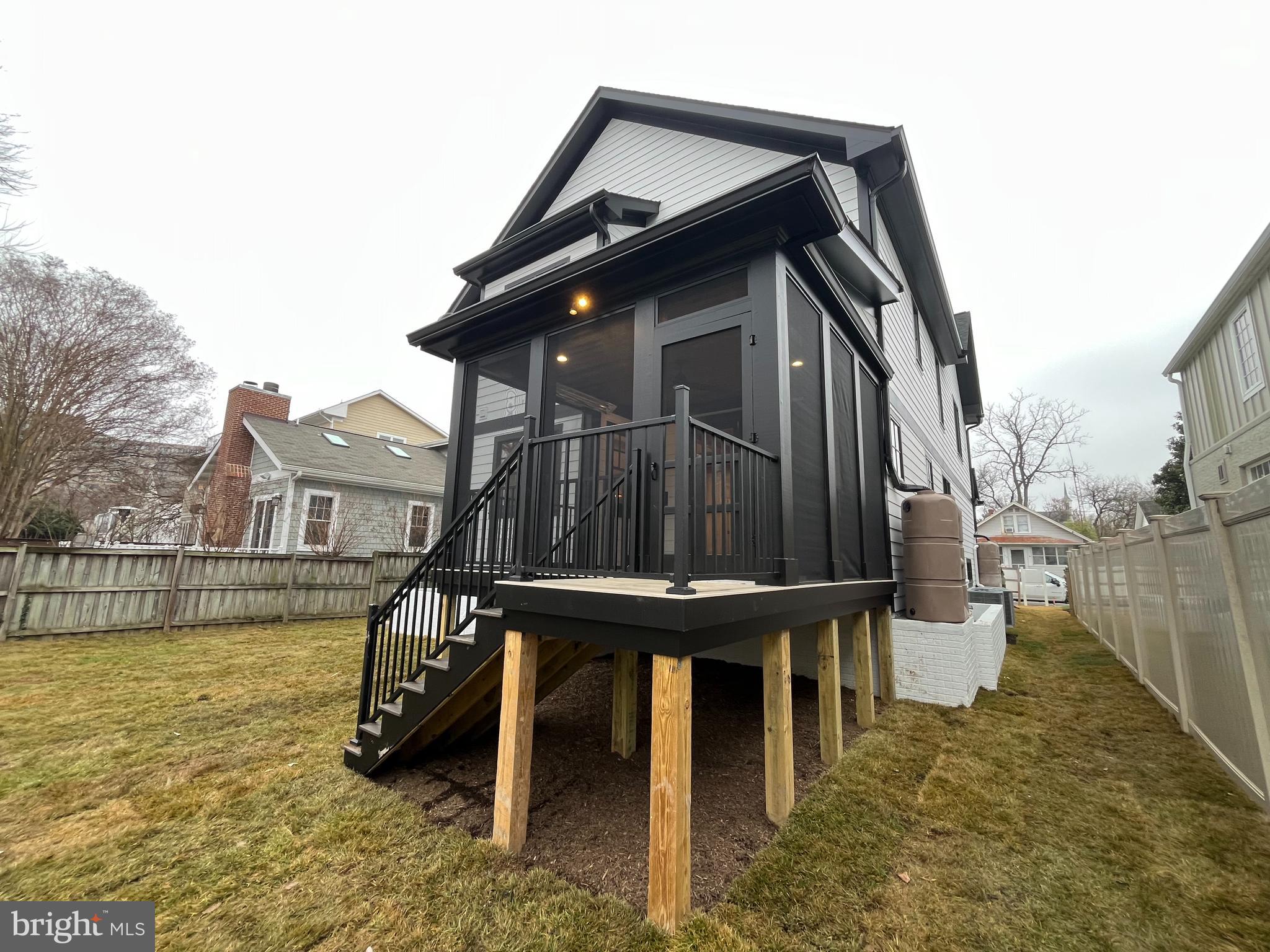 ADDISON HEIGHTS - Residential