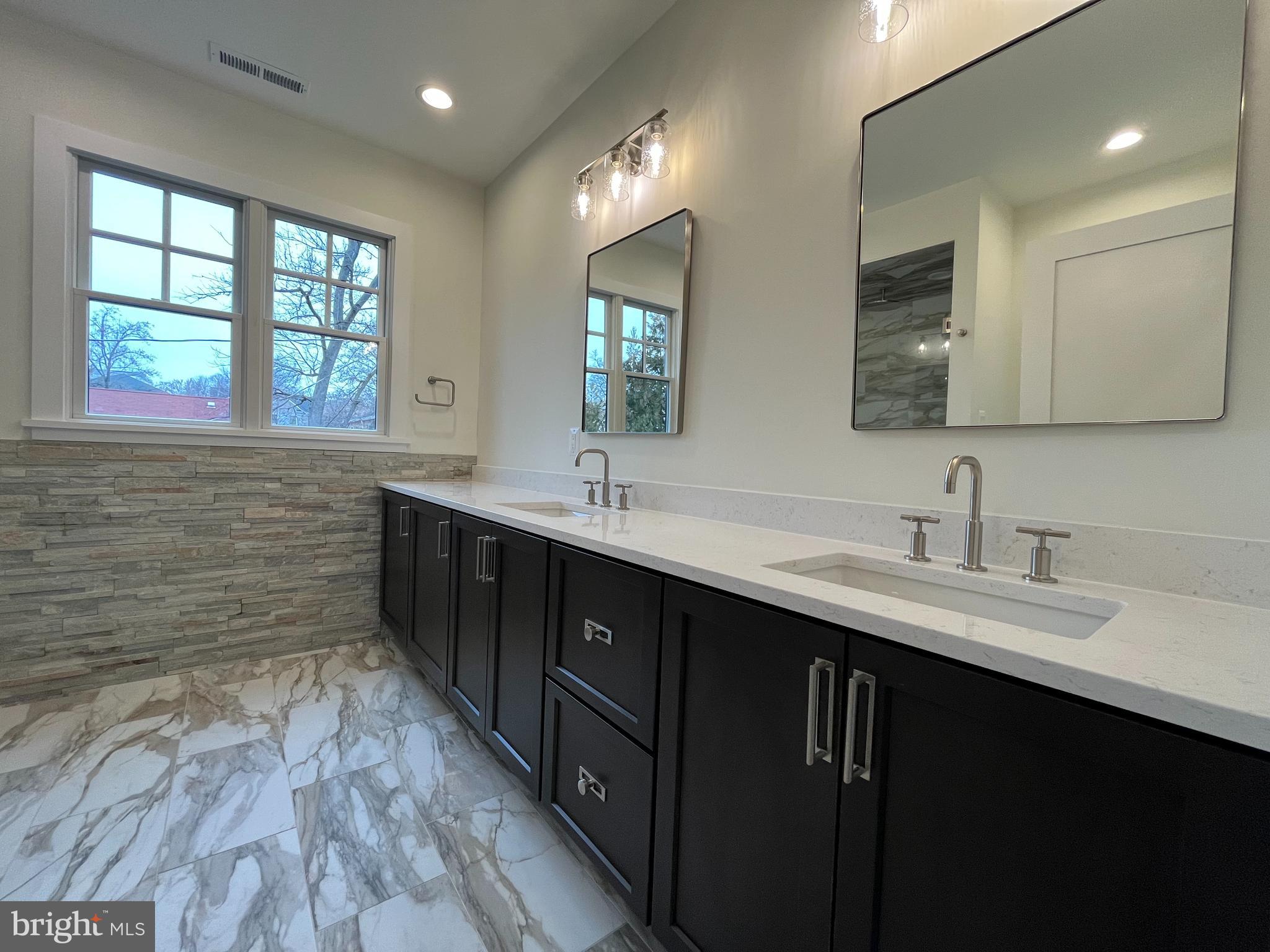 ADDISON HEIGHTS - Residential