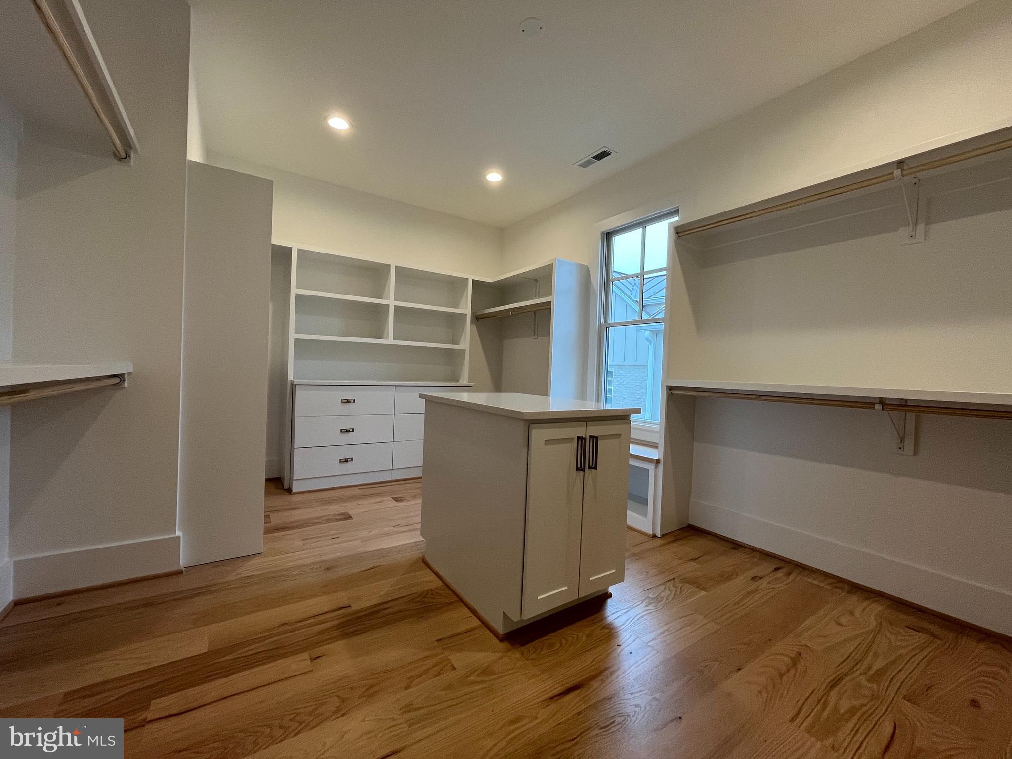 ADDISON HEIGHTS - Residential