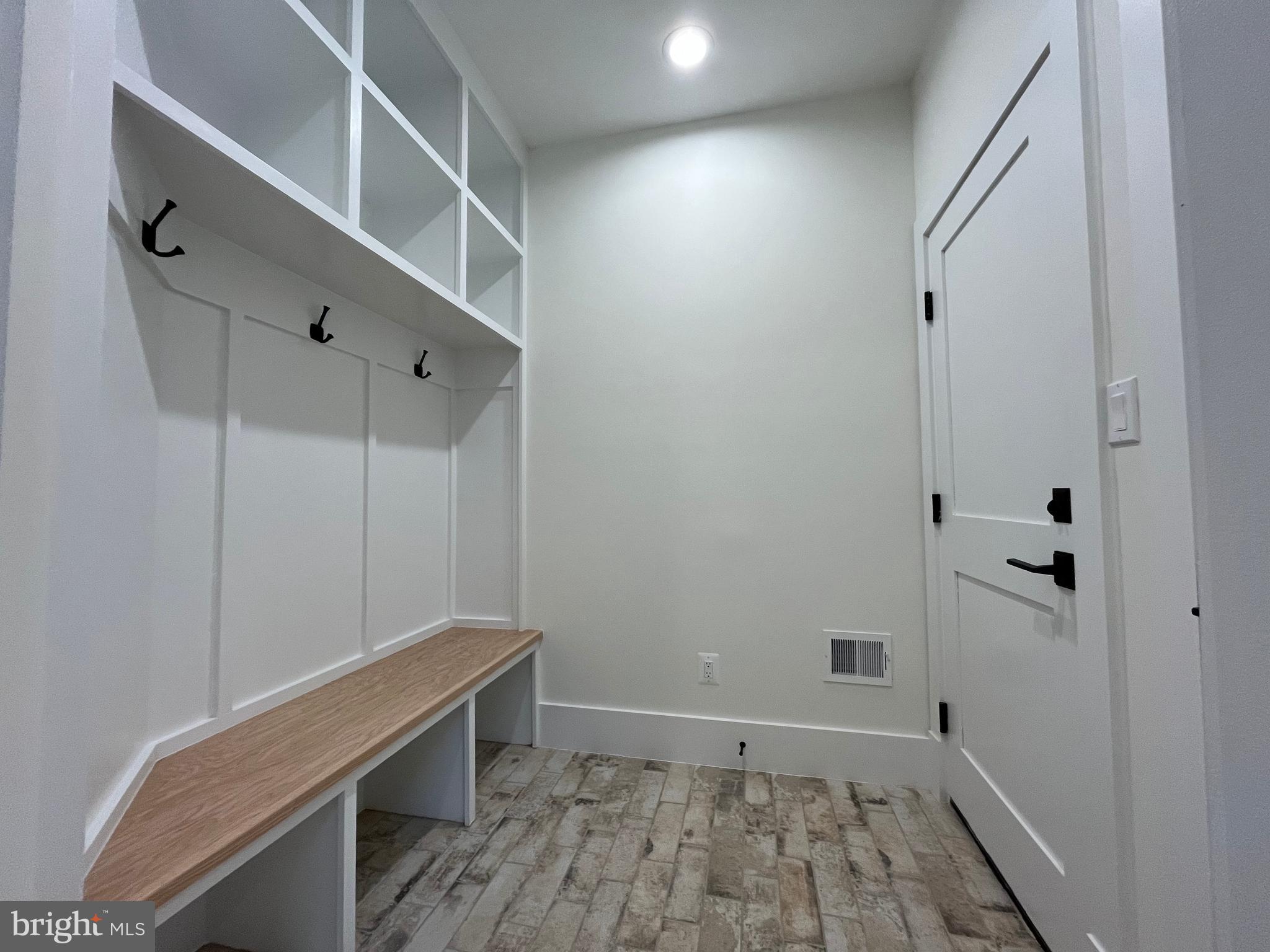 ADDISON HEIGHTS - Residential