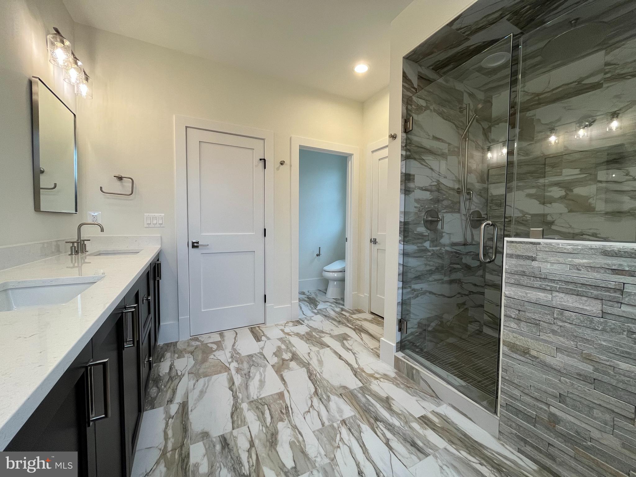 ADDISON HEIGHTS - Residential