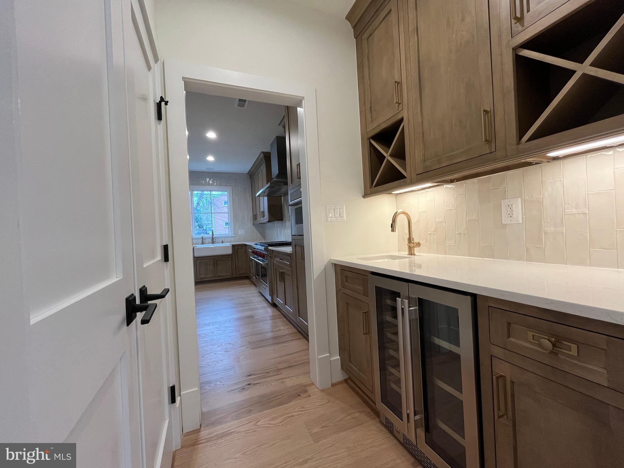 ADDISON HEIGHTS - Residential